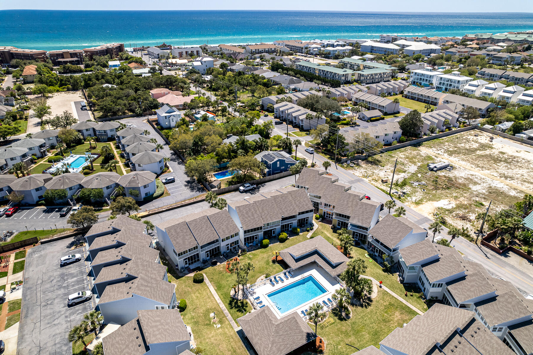 MISTY COVE T/H PH 2 - Residential