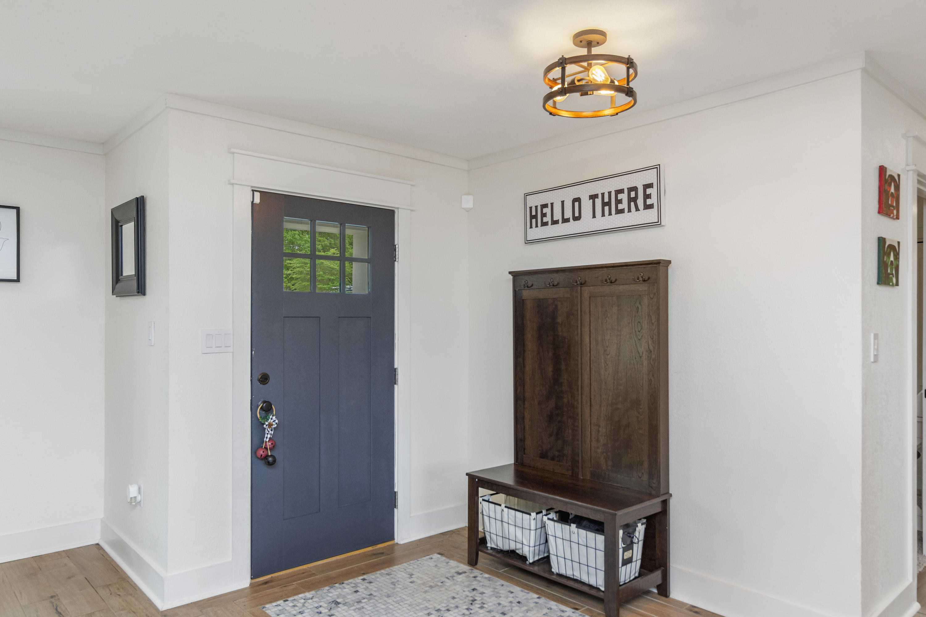 KENNEDY LAKE (UNRECORDED) - Residential