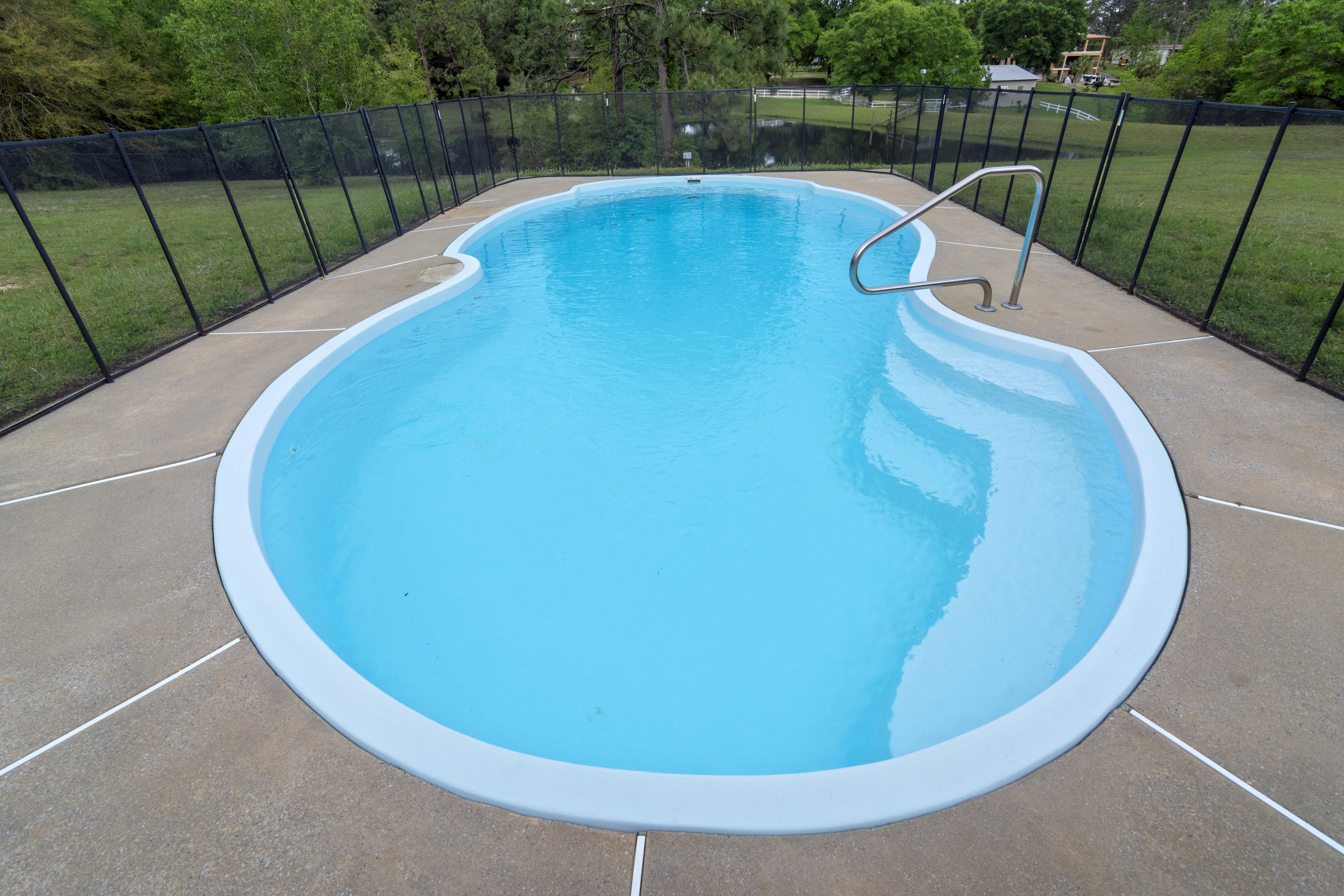 KENNEDY LAKE (UNRECORDED) - Residential