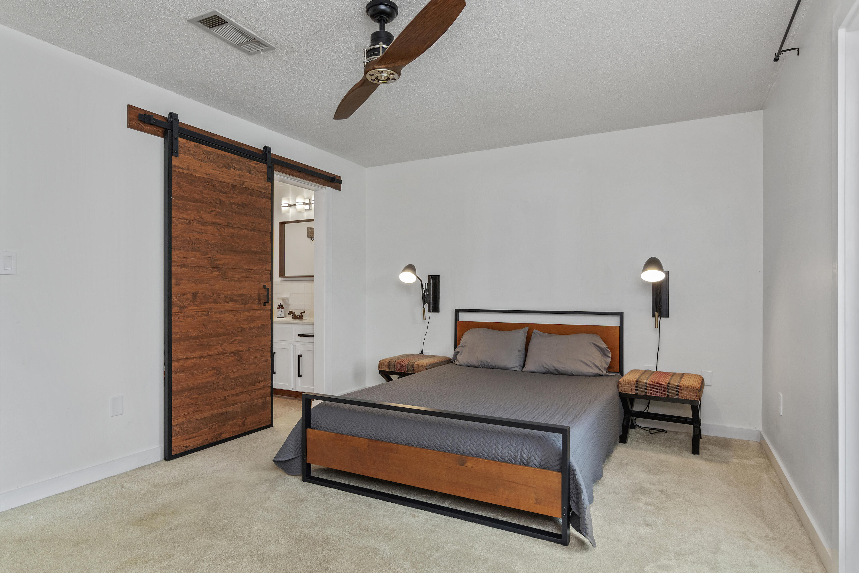 KENNEDY LAKE (UNRECORDED) - Residential