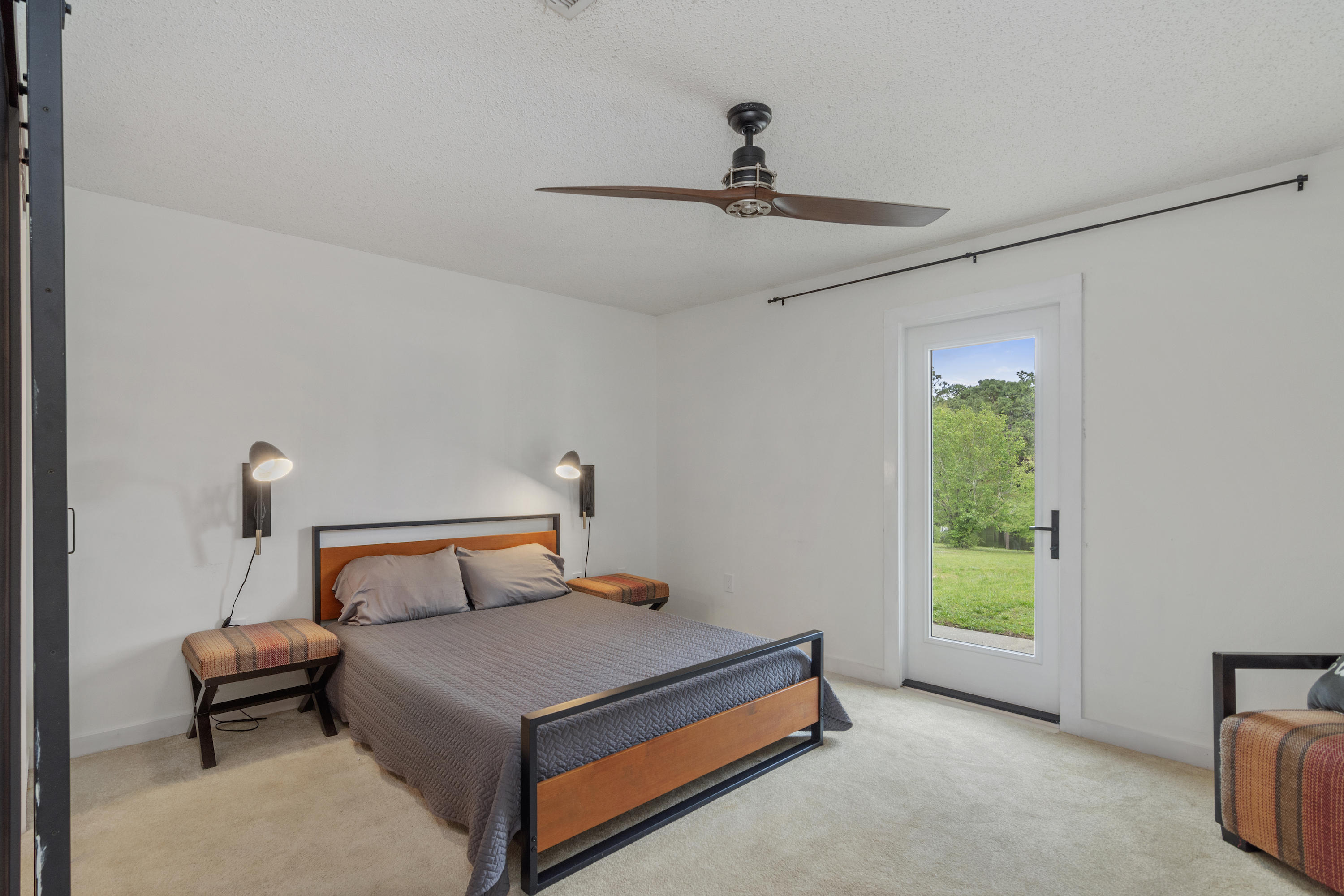 KENNEDY LAKE (UNRECORDED) - Residential