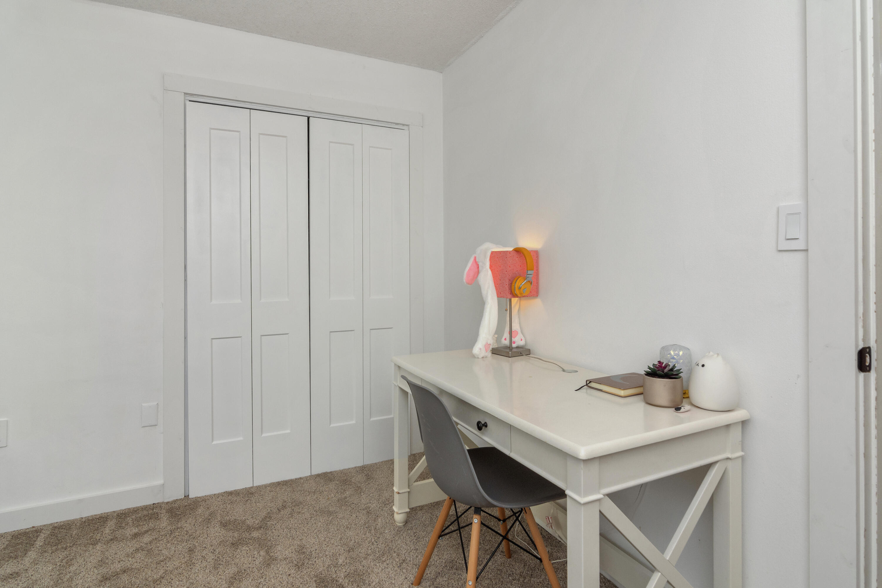 KENNEDY LAKE (UNRECORDED) - Residential