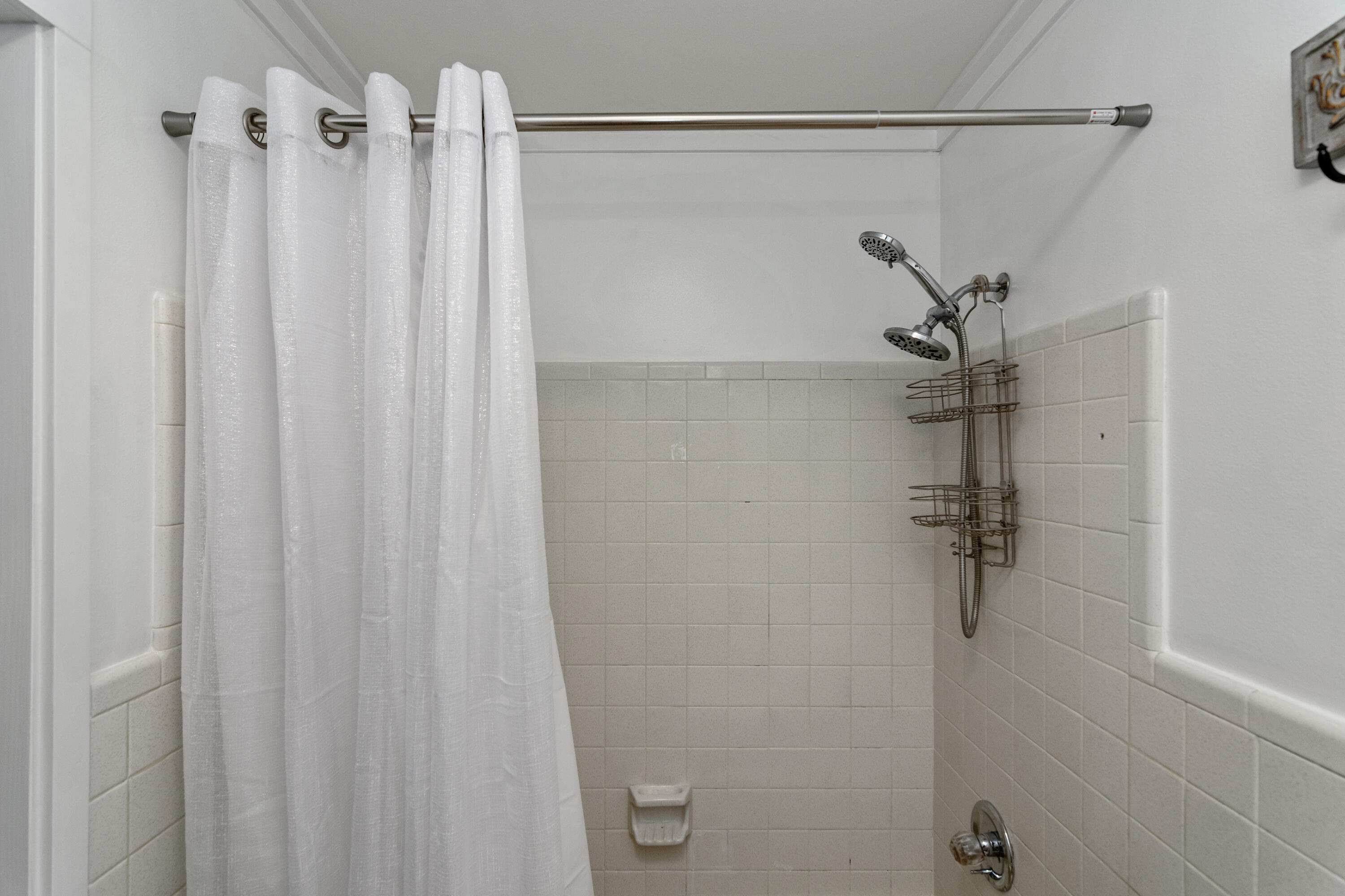 KENNEDY LAKE (UNRECORDED) - Residential