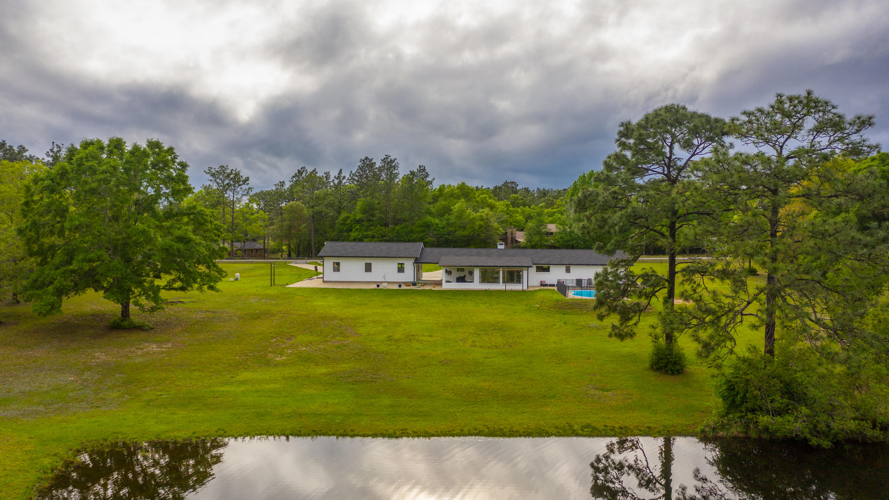 KENNEDY LAKE (UNRECORDED) - Residential