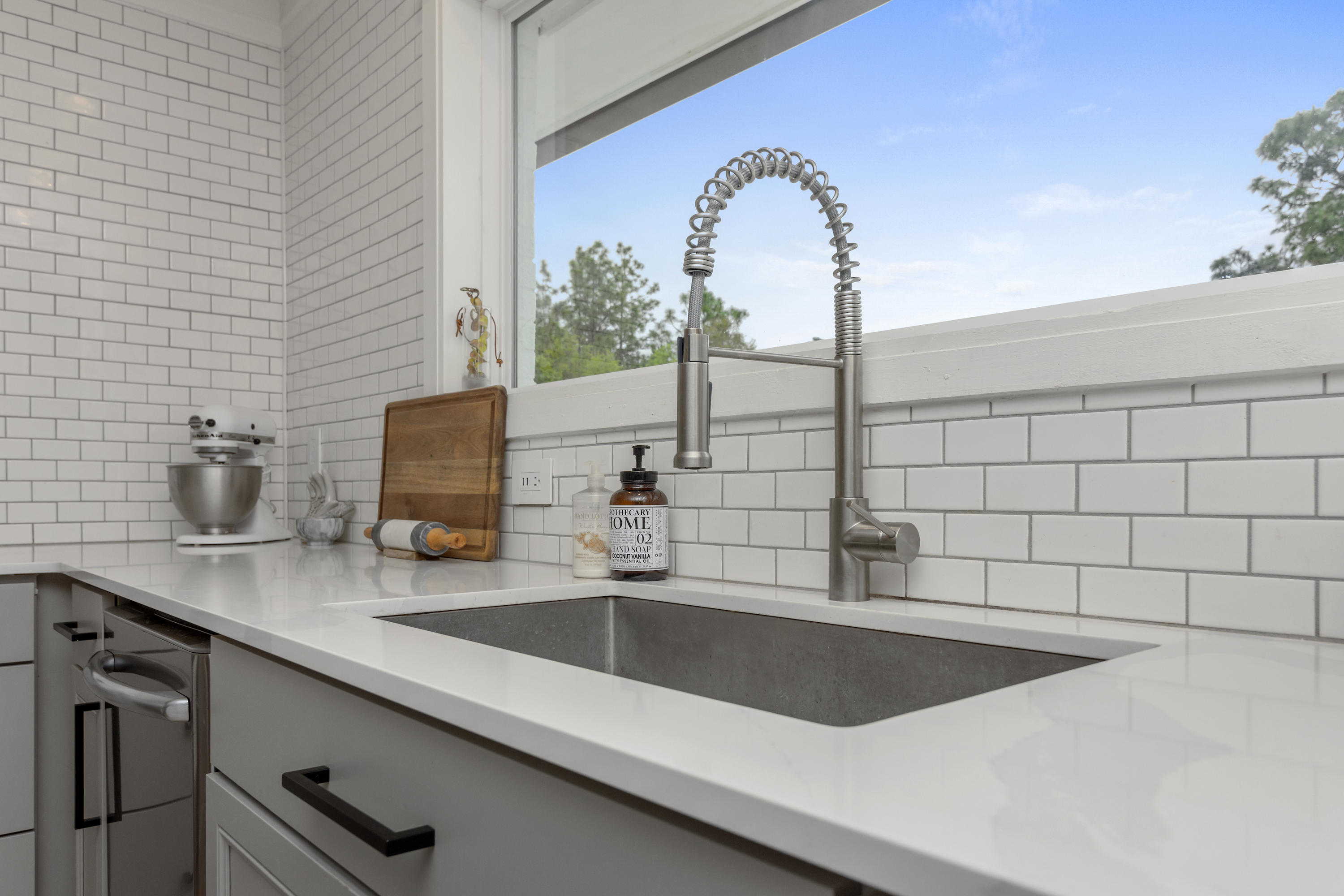 KENNEDY LAKE (UNRECORDED) - Residential