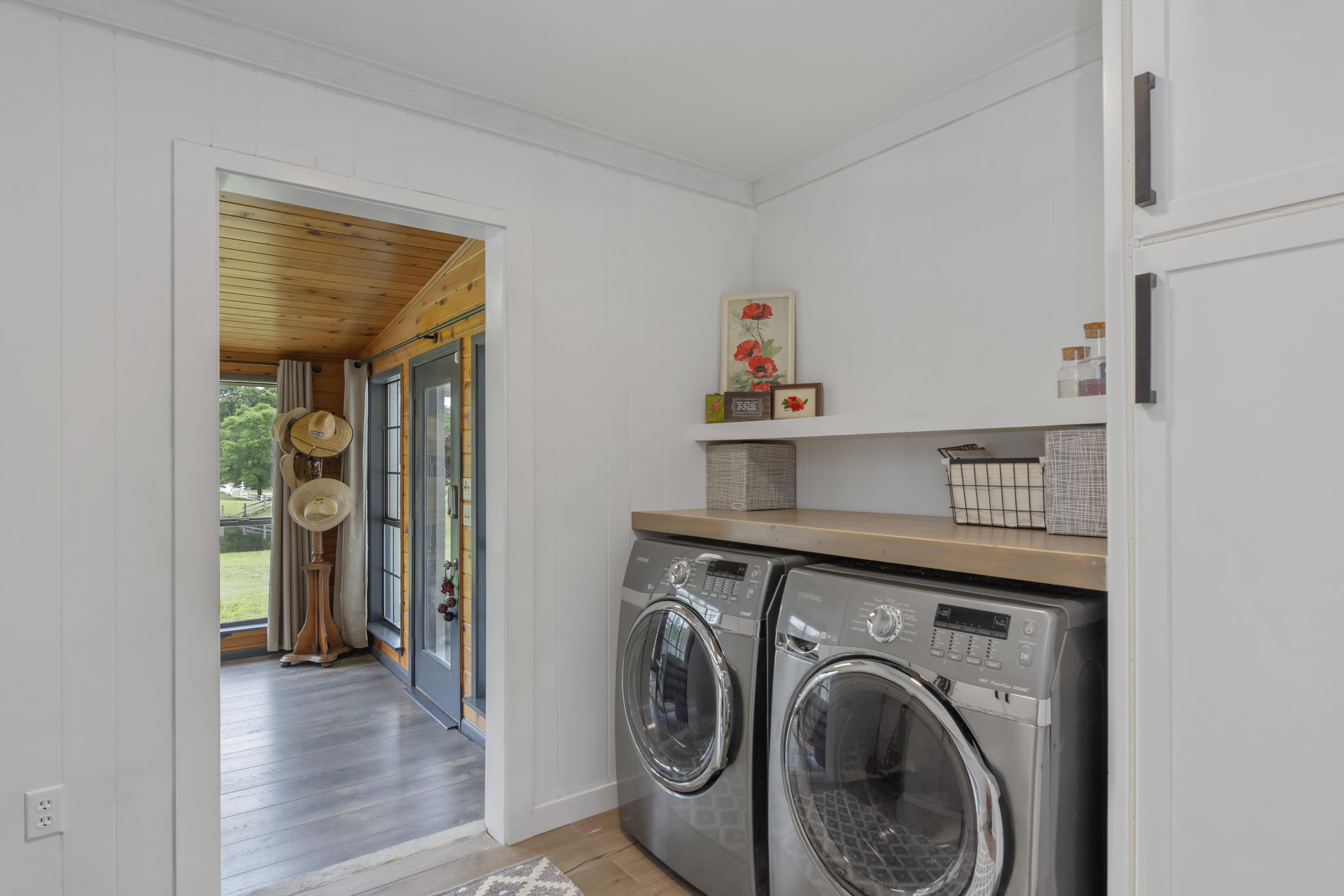 KENNEDY LAKE (UNRECORDED) - Residential