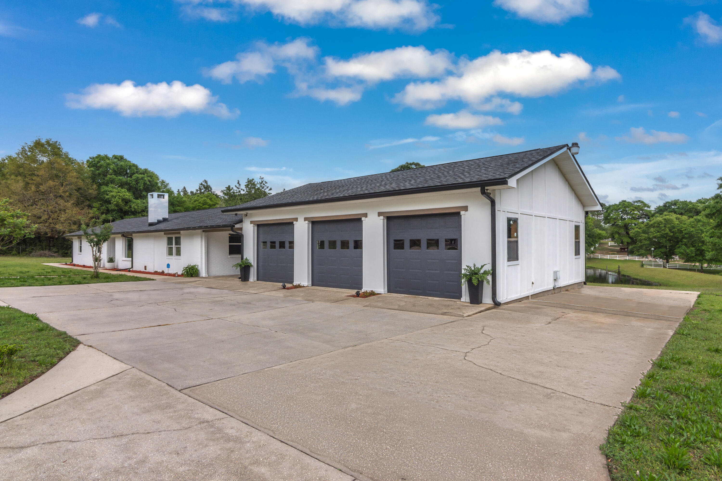 KENNEDY LAKE (UNRECORDED) - Residential