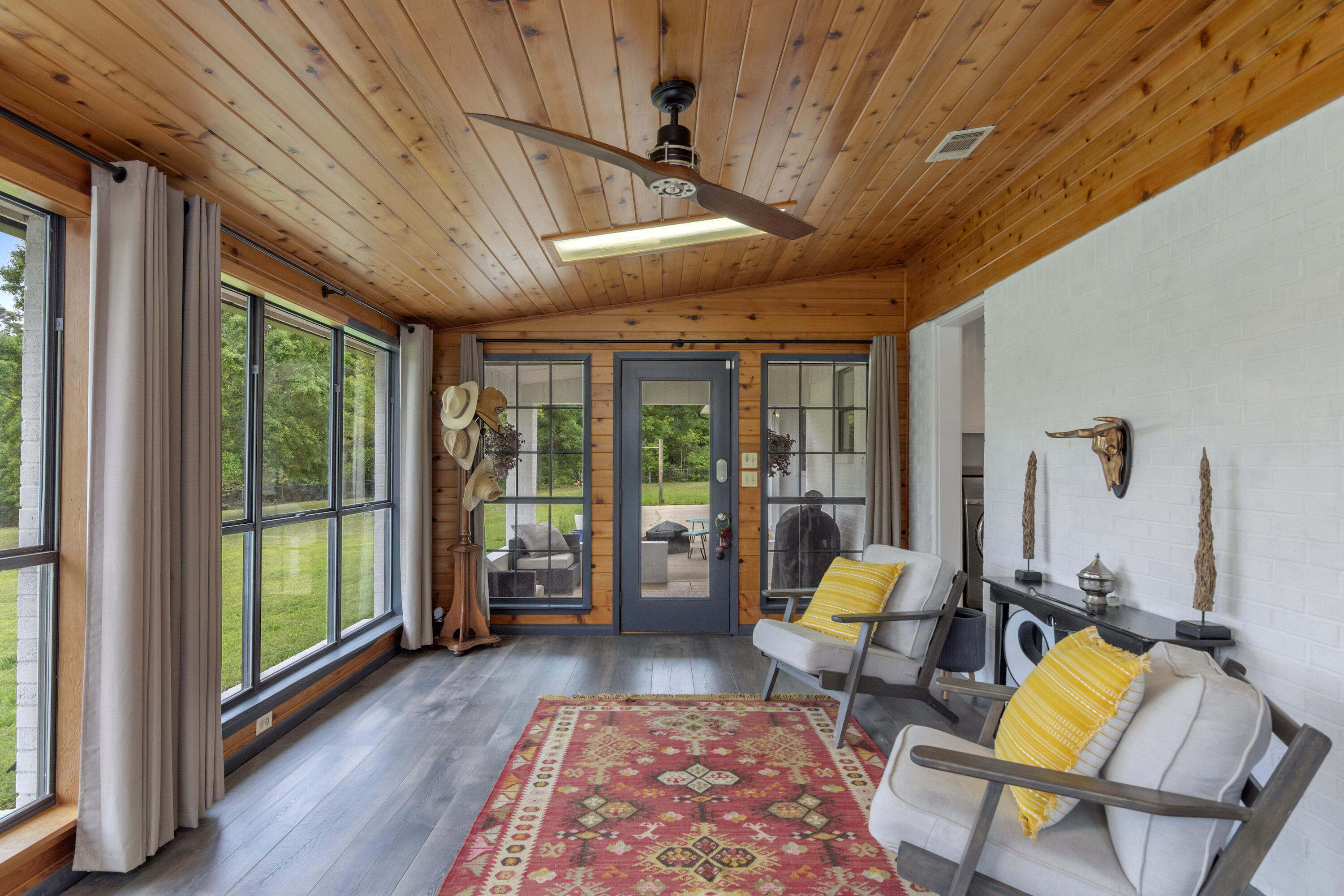 KENNEDY LAKE (UNRECORDED) - Residential