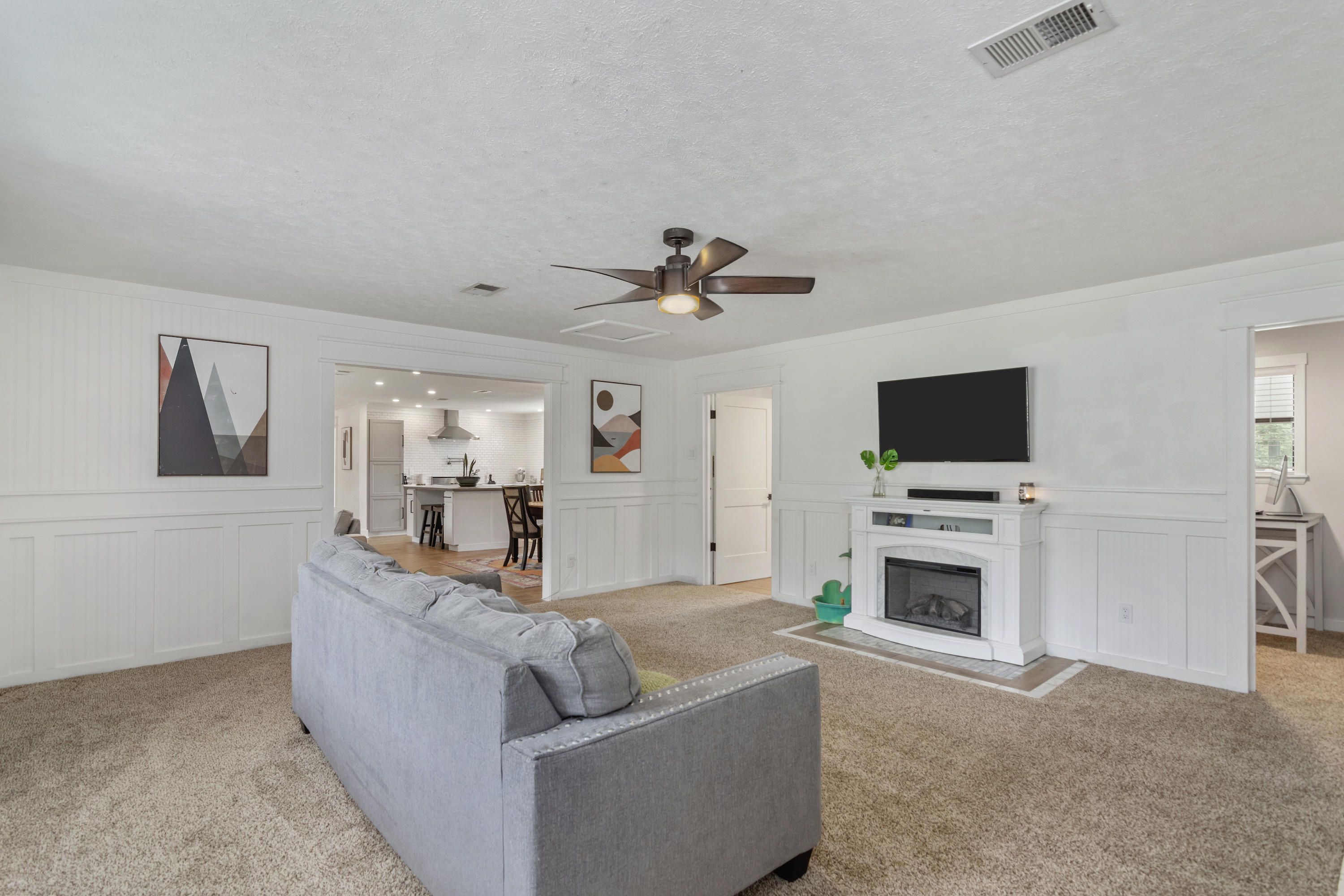 KENNEDY LAKE (UNRECORDED) - Residential