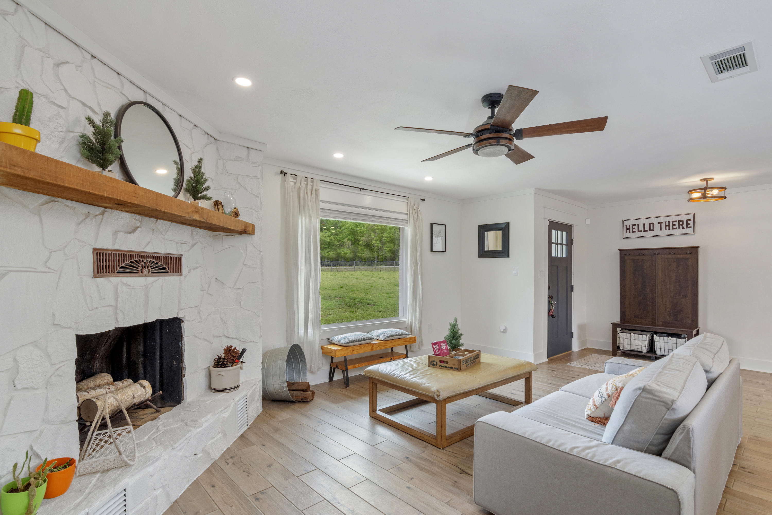 KENNEDY LAKE (UNRECORDED) - Residential