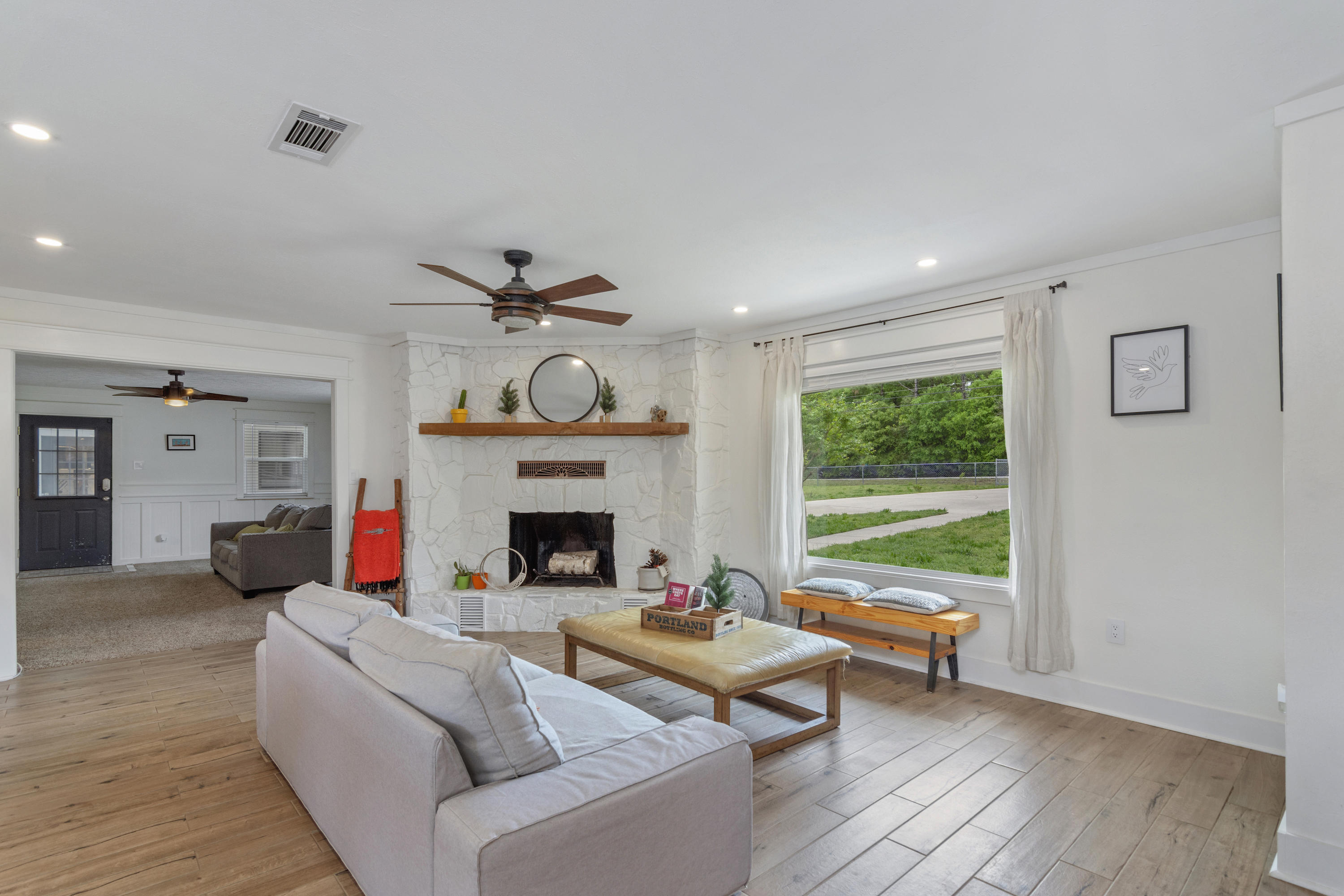 KENNEDY LAKE (UNRECORDED) - Residential