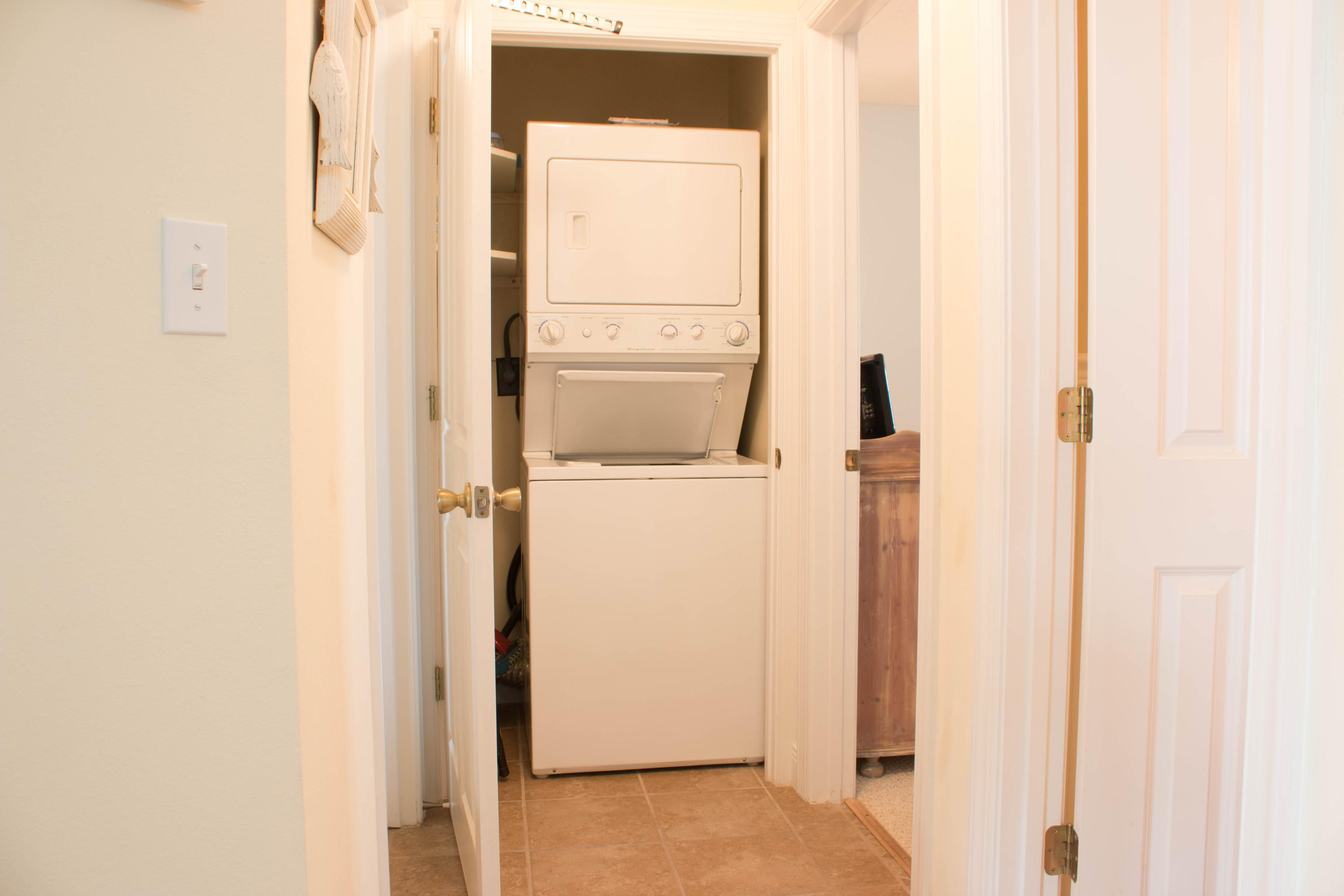 BEACHWOOD VILLAS CONDO PH 2 - Residential