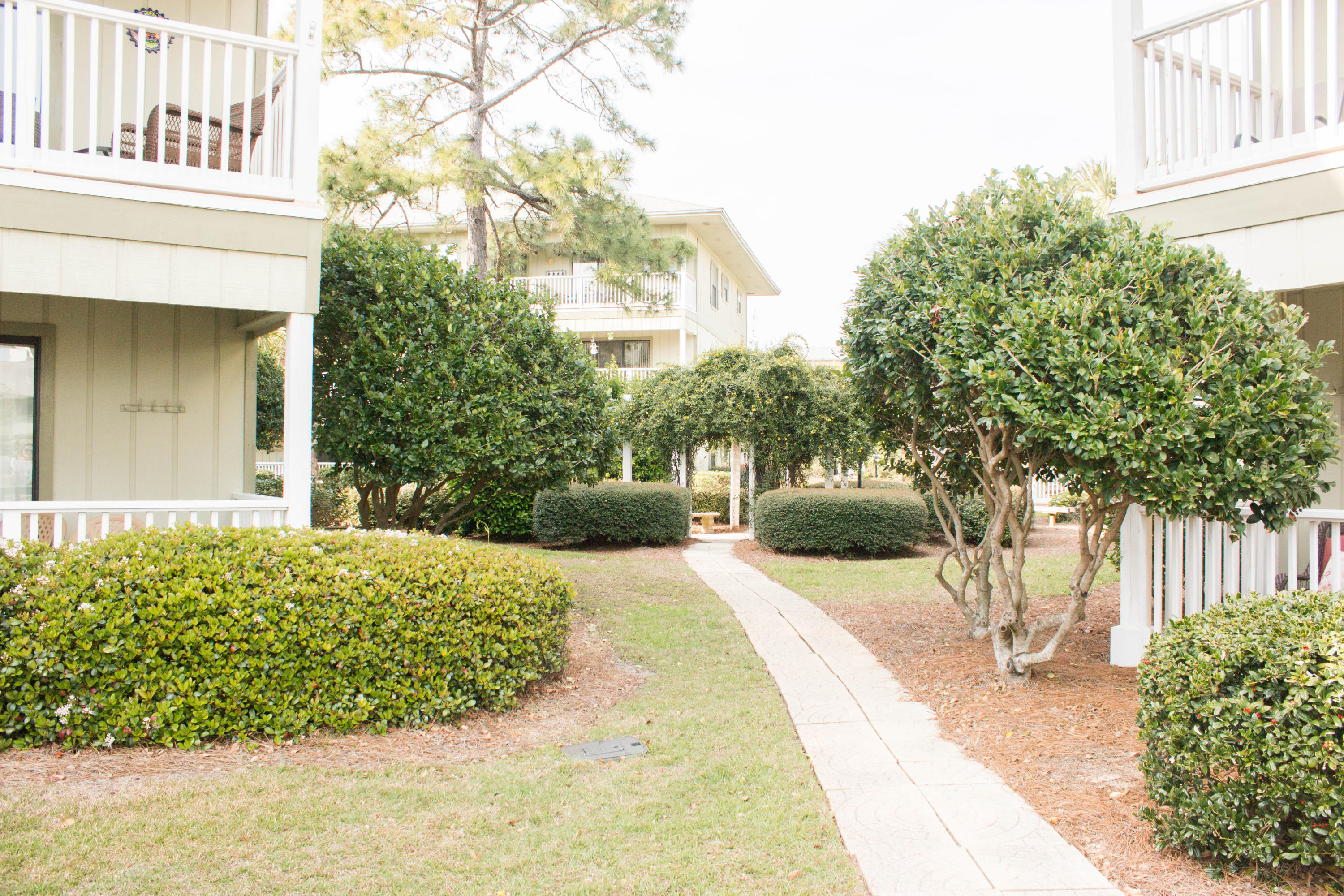 BEACHWOOD VILLAS CONDO PH 2 - Residential