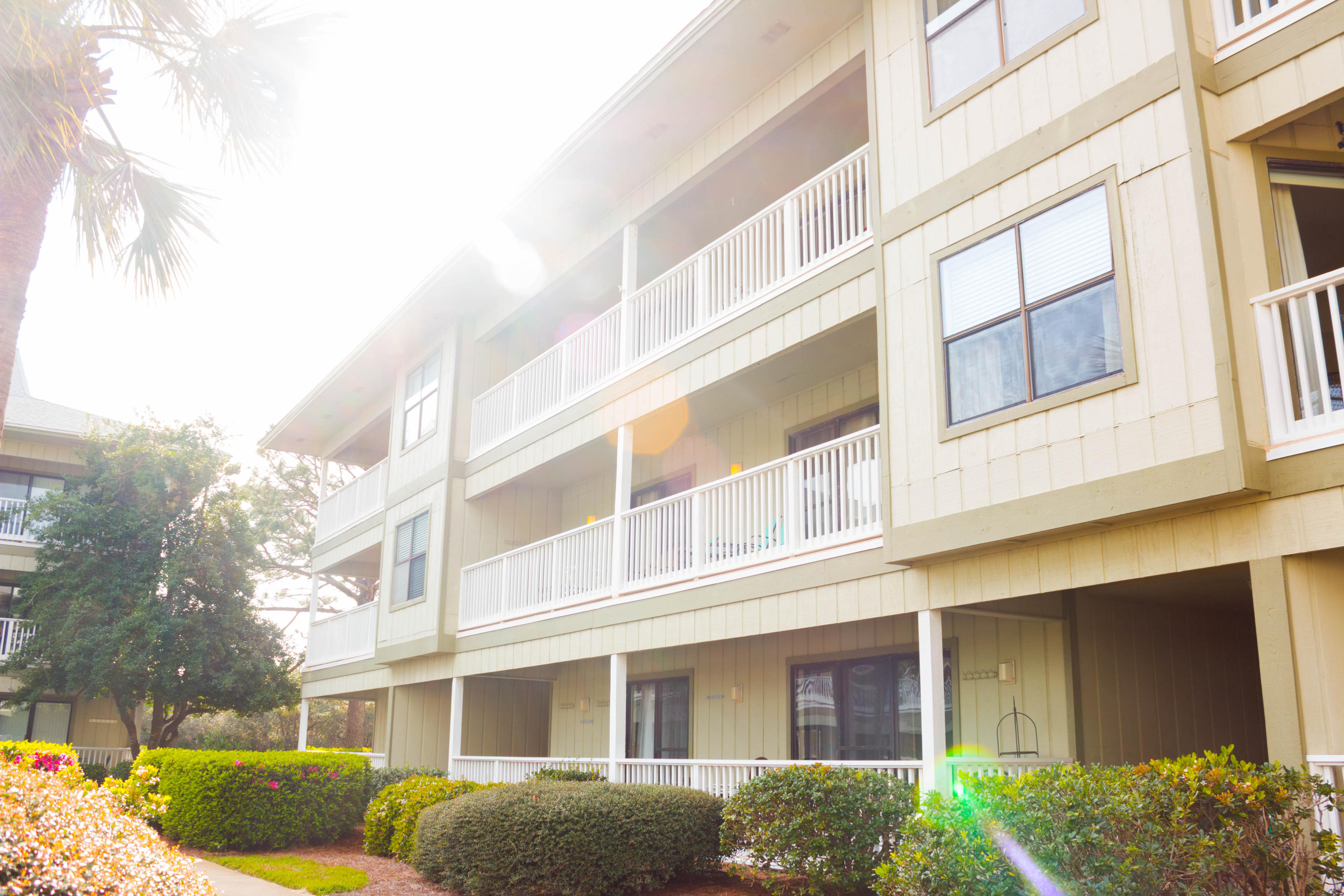 BEACHWOOD VILLAS CONDO PH 2 - Residential