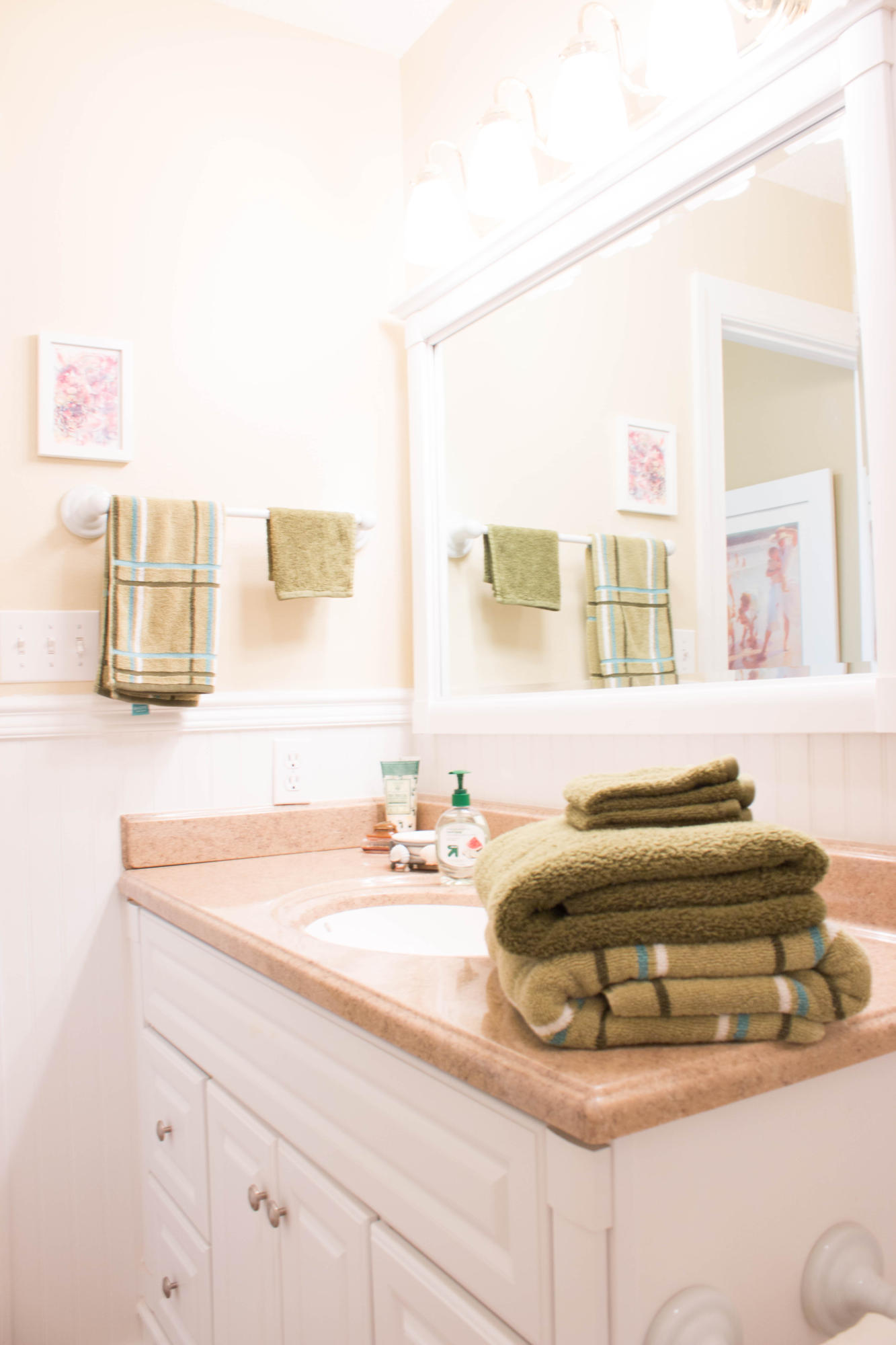 BEACHWOOD VILLAS CONDO PH 2 - Residential