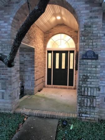 Beautiful BRW Builders home. Set on Kell Aire Lake under Oak and Magnolia canopy. Beautiful yard. Large workshop area and 2 car garage. Spacious living and bedrooms.This is a great investment property. Home is well-built and could use a few updates to bring it up to date. Centrally placed in Destin.