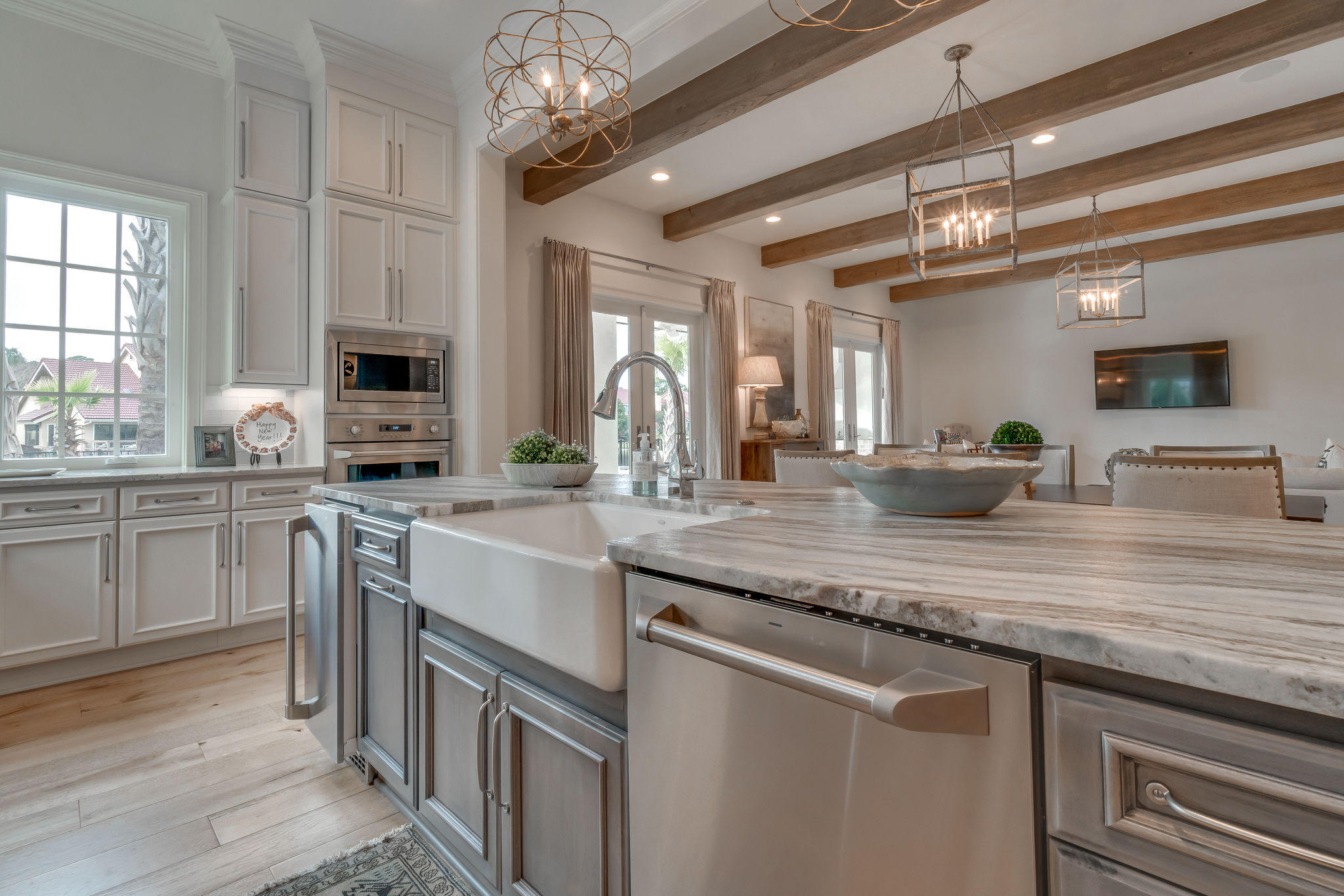ISLAND ESTATES - Residential