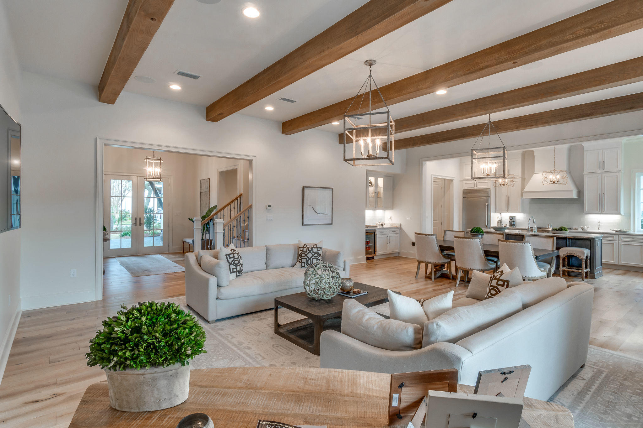 ISLAND ESTATES - Residential