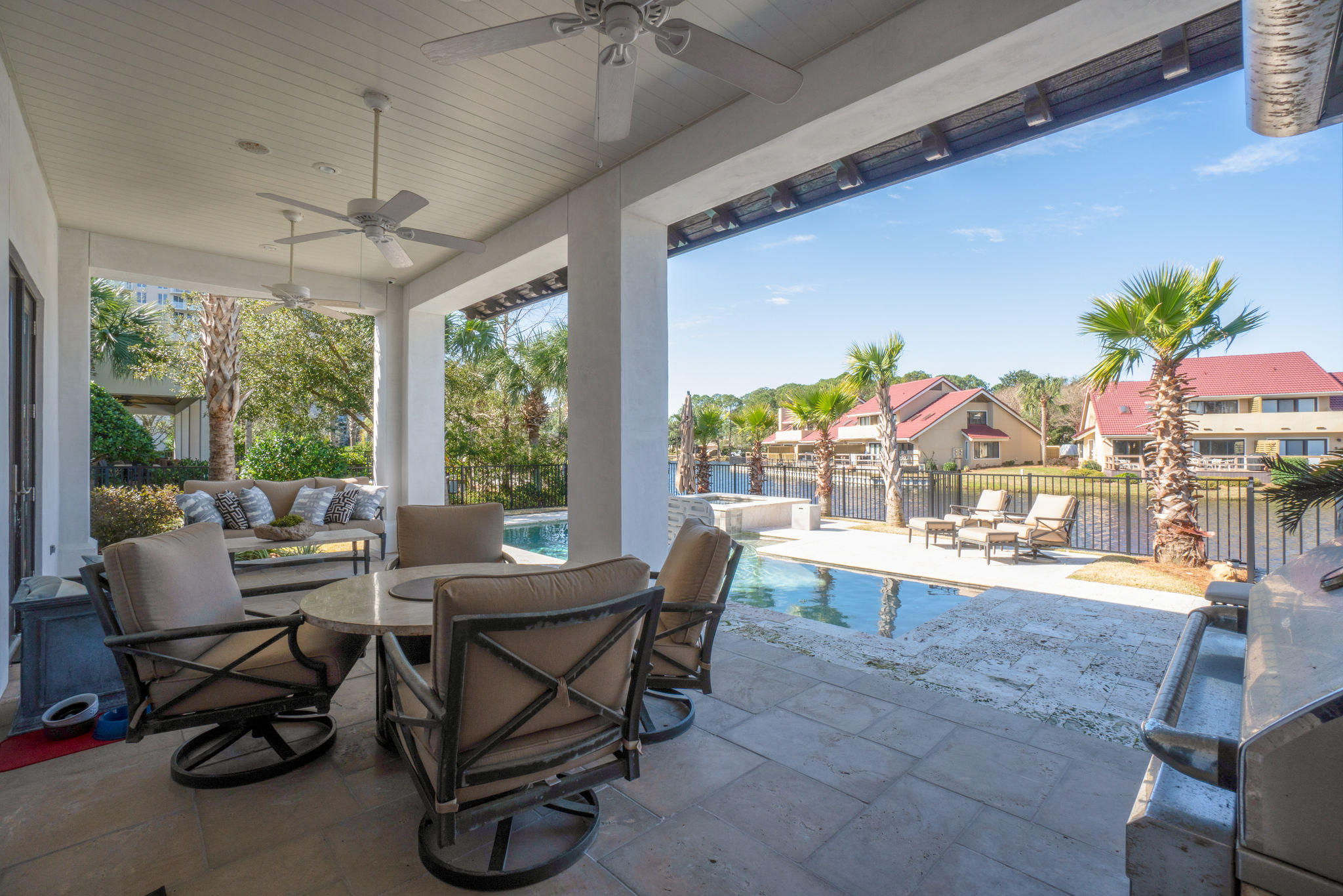 ISLAND ESTATES - Residential