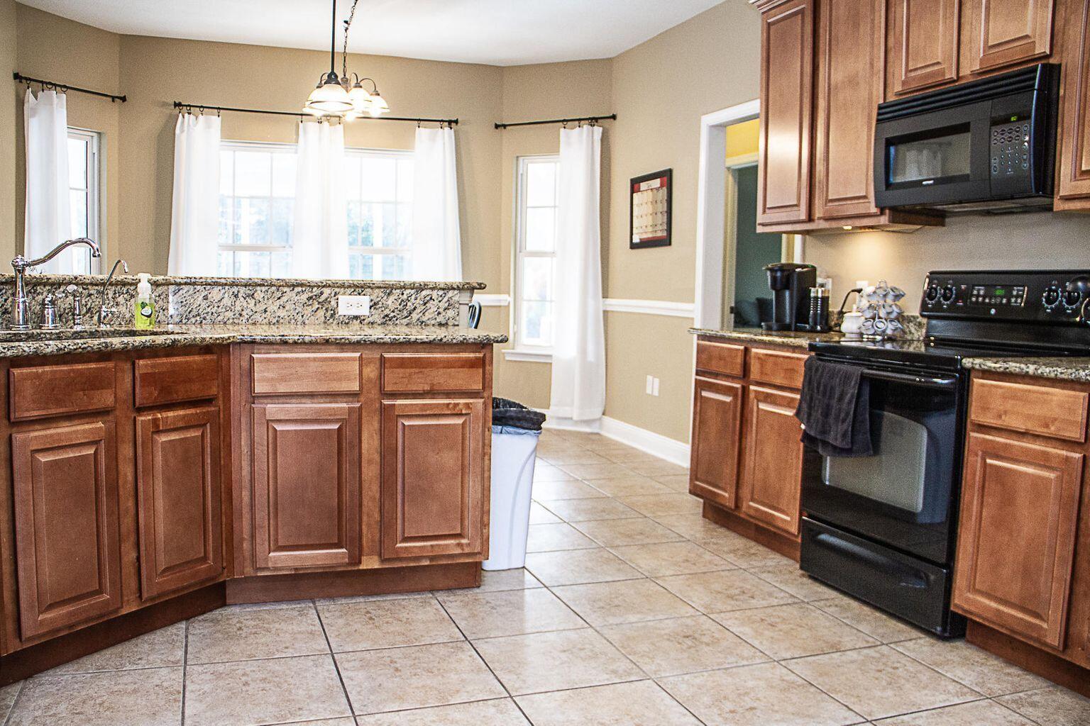 MATHISON CREEK ESTATES PH II - Residential Lease