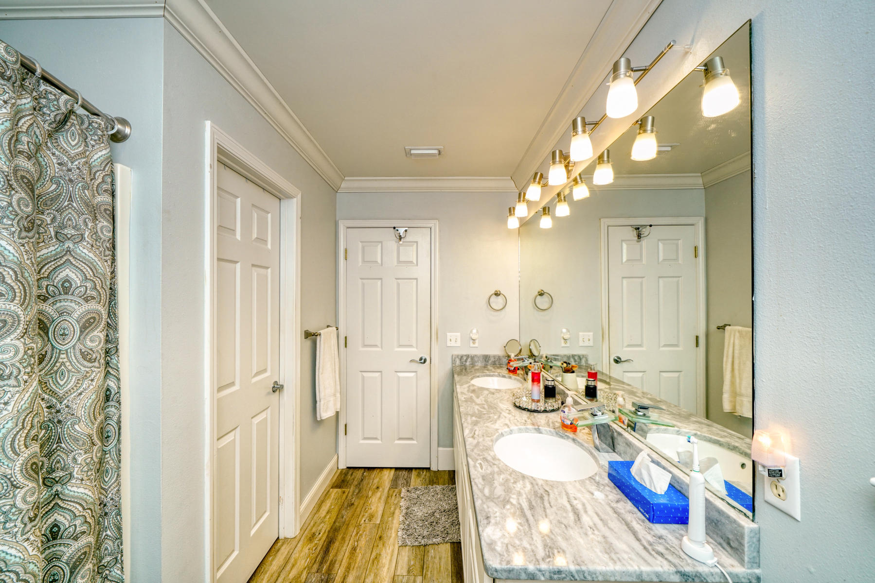 QUAIL LAKE - Residential