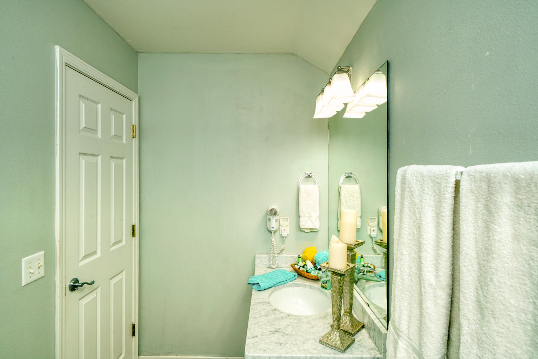 QUAIL LAKE - Residential