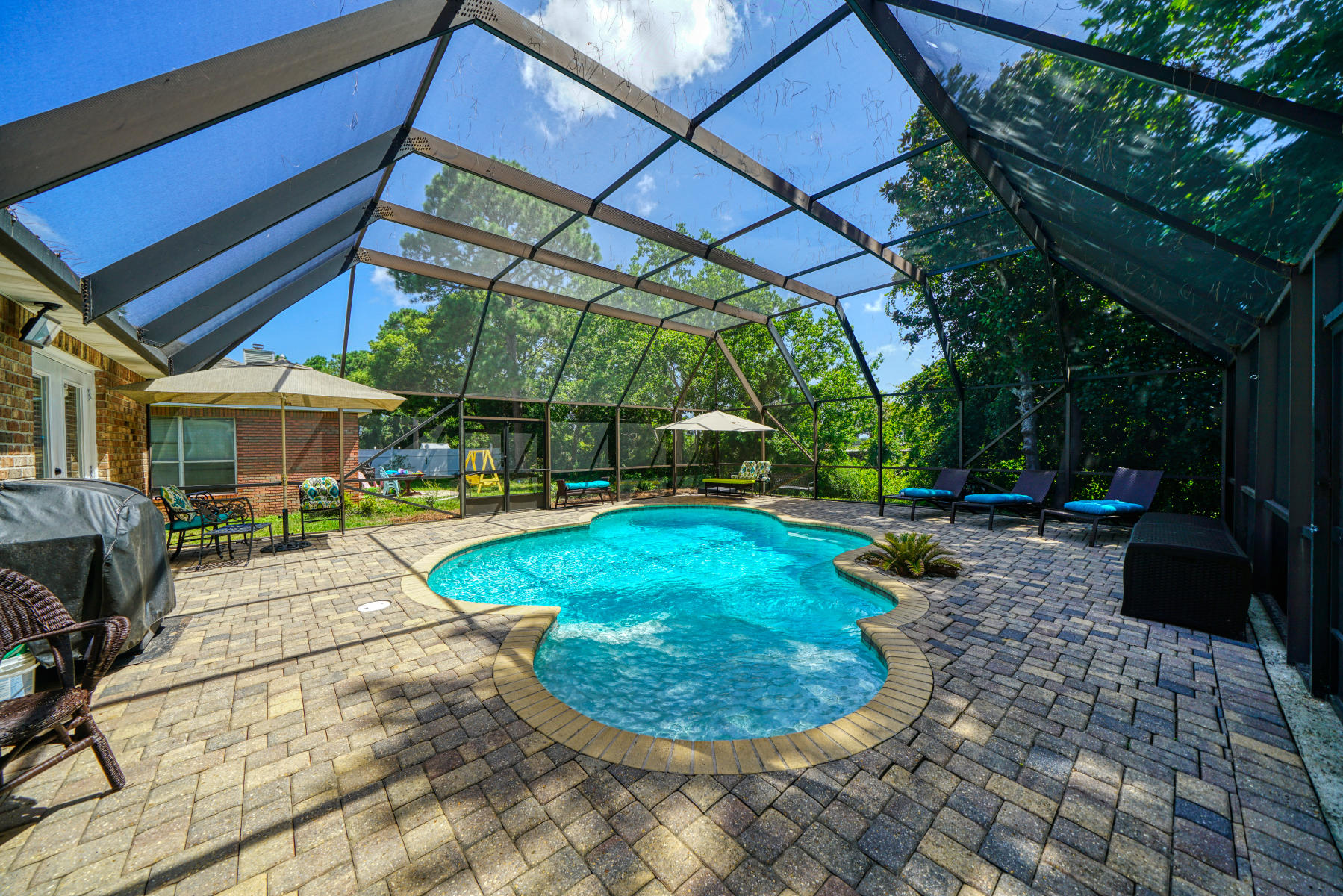 QUAIL LAKE - Residential