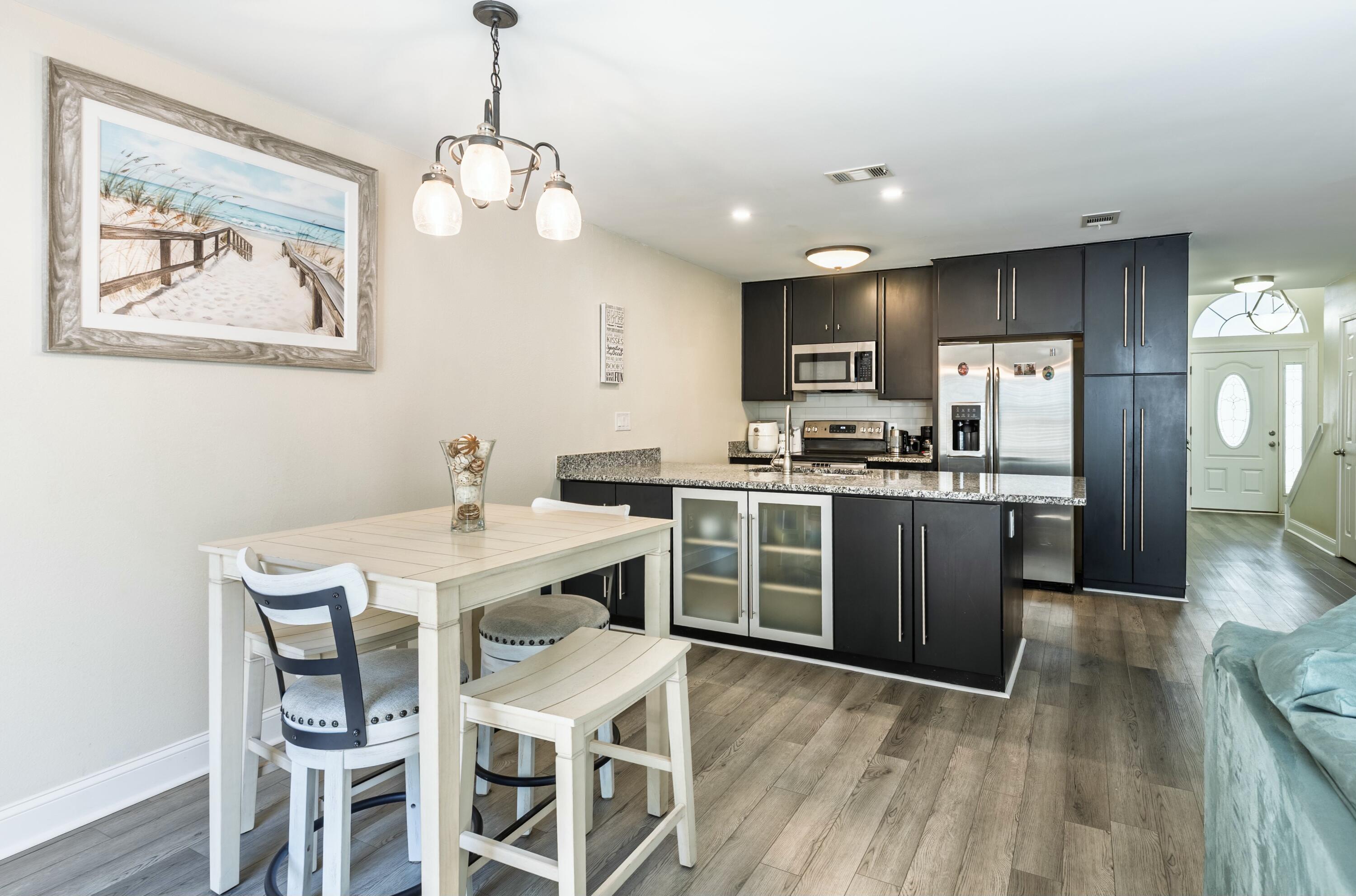 ADASHAN GARDYNS - Residential