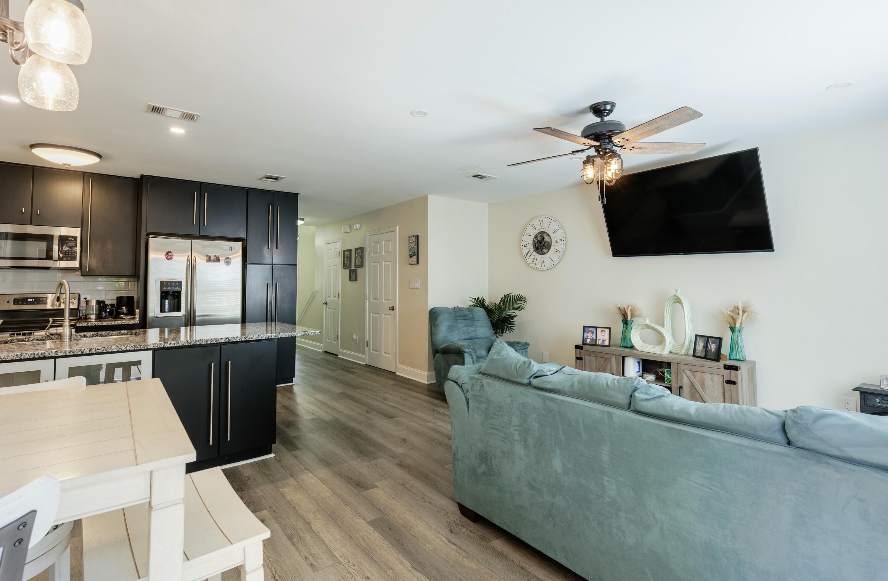 ADASHAN GARDYNS - Residential