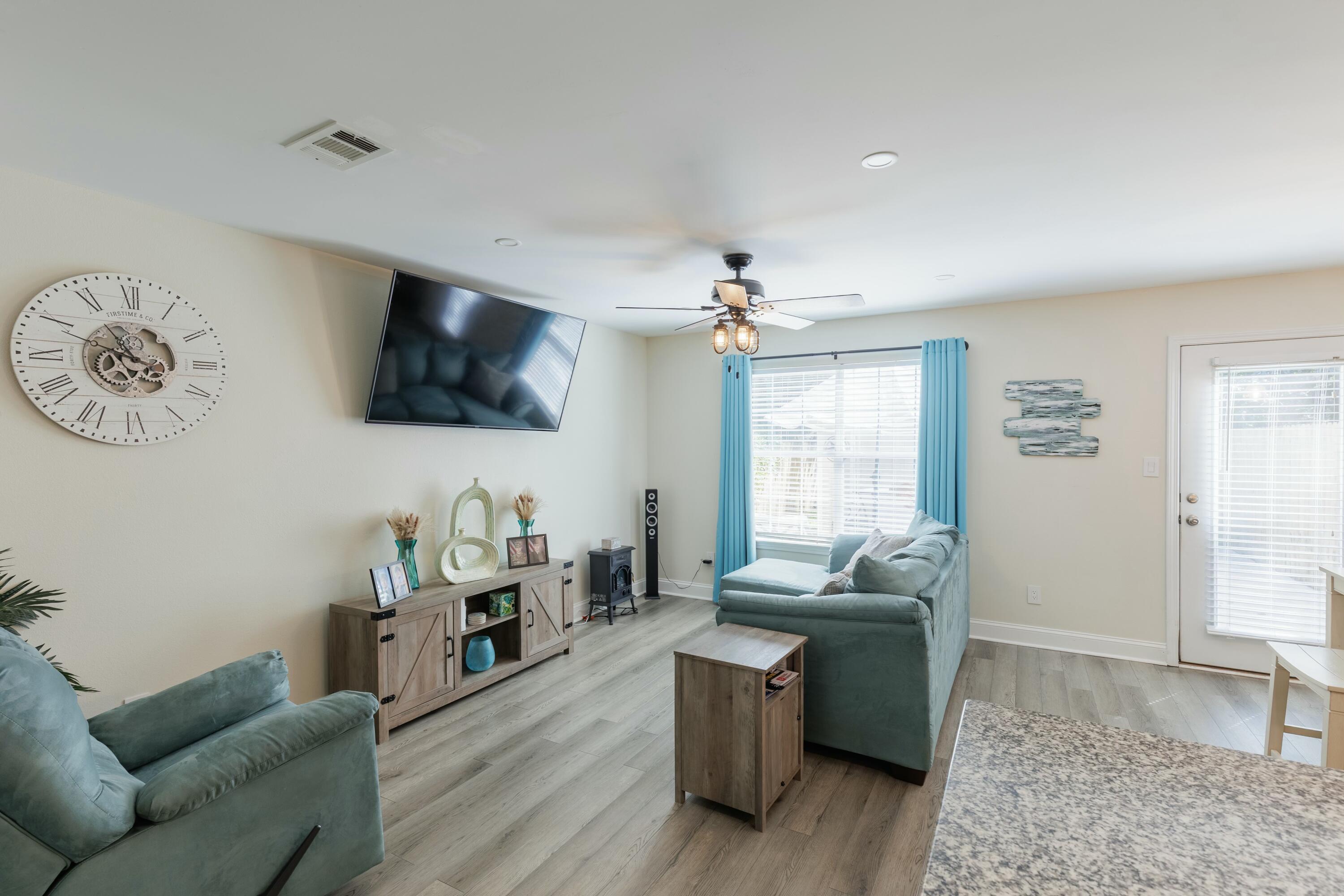 ADASHAN GARDYNS - Residential