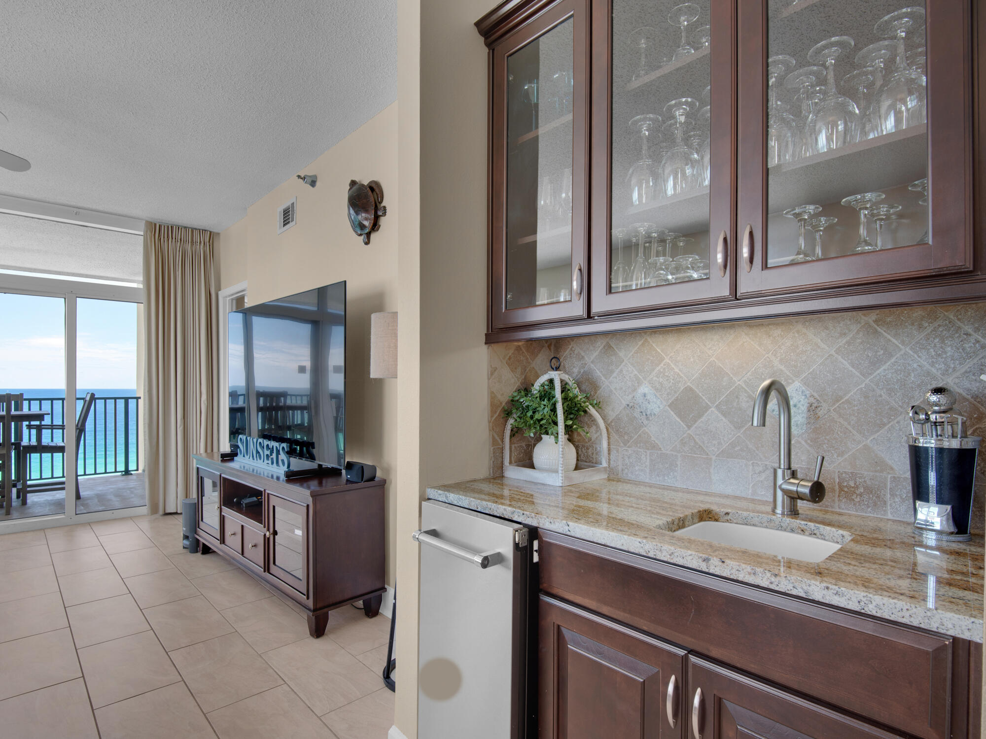 JADE EAST TOWERS CONDO - Residential