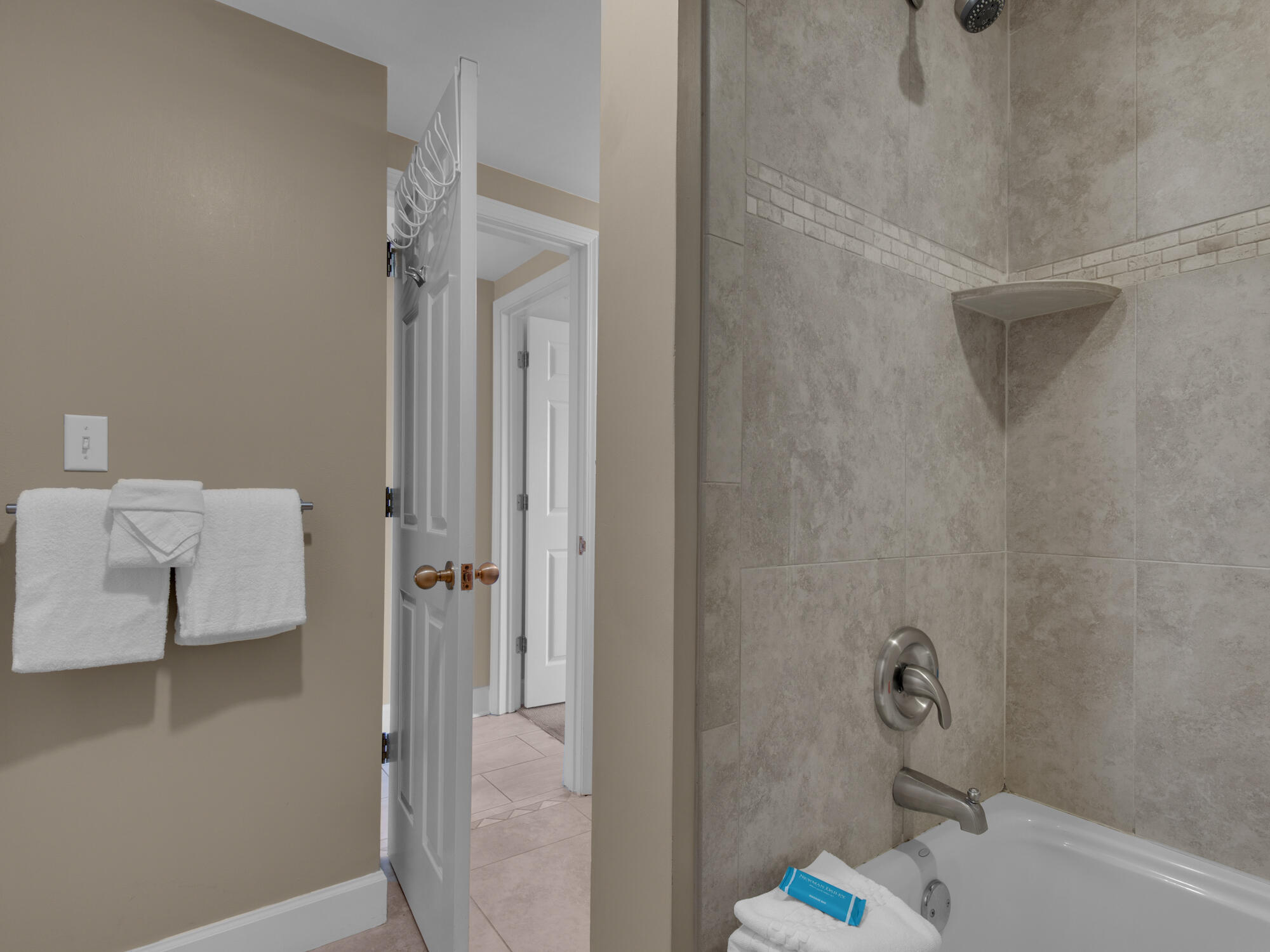 JADE EAST TOWERS CONDO - Residential