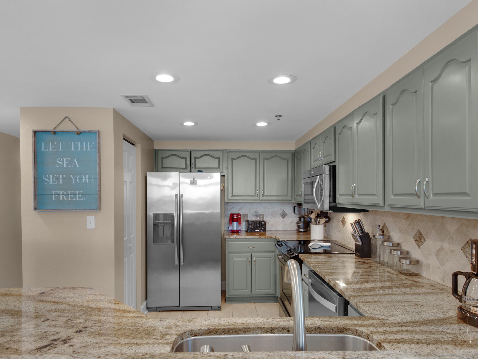 JADE EAST TOWERS CONDO - Residential