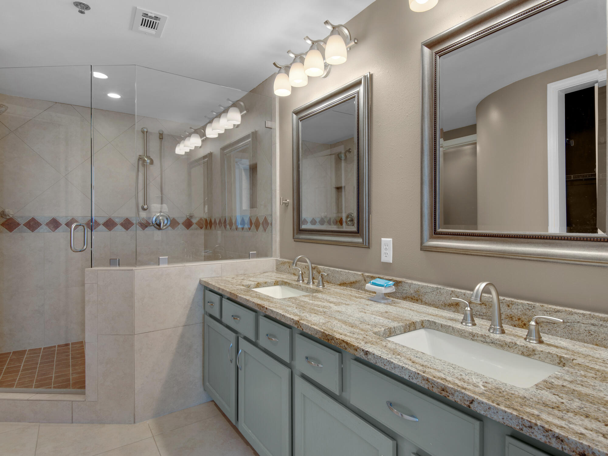 JADE EAST TOWERS CONDO - Residential