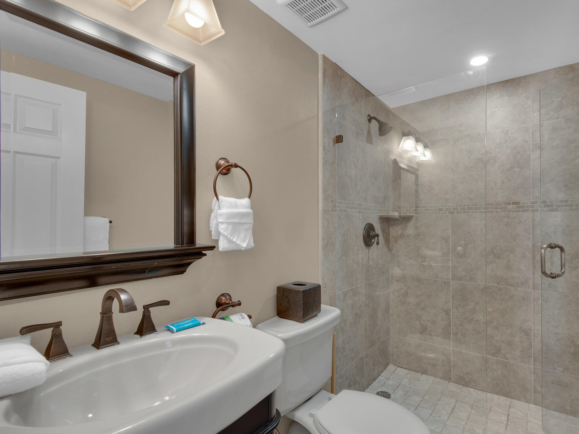 JADE EAST TOWERS CONDO - Residential