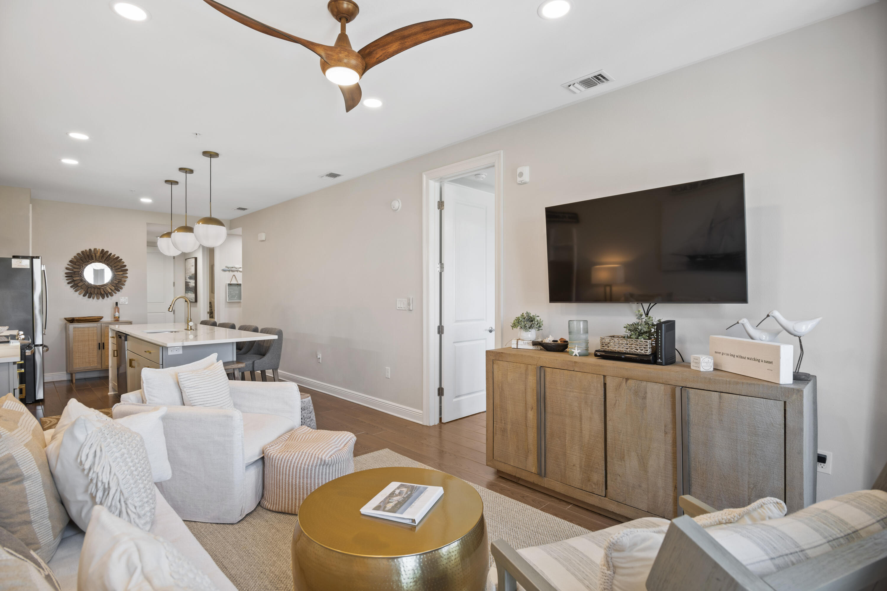 Gulf Place Residence - Residential