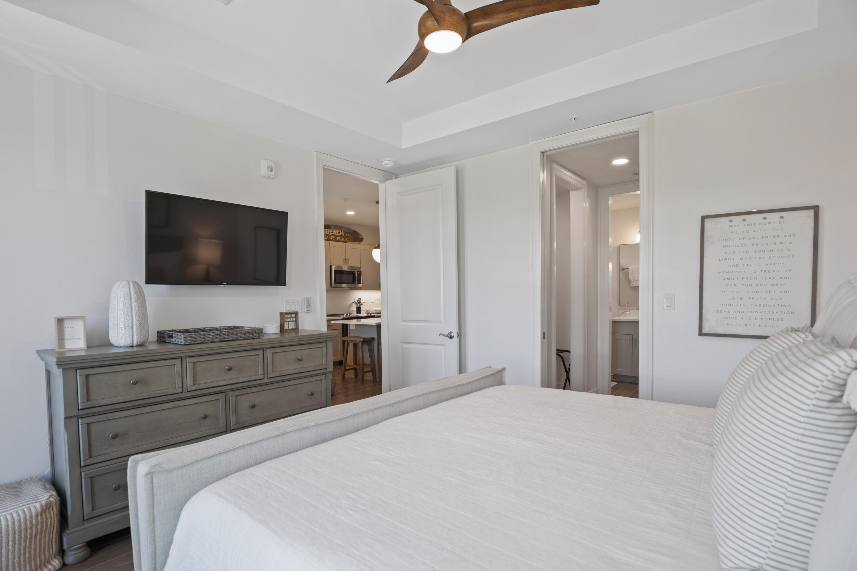 Gulf Place Residence - Residential