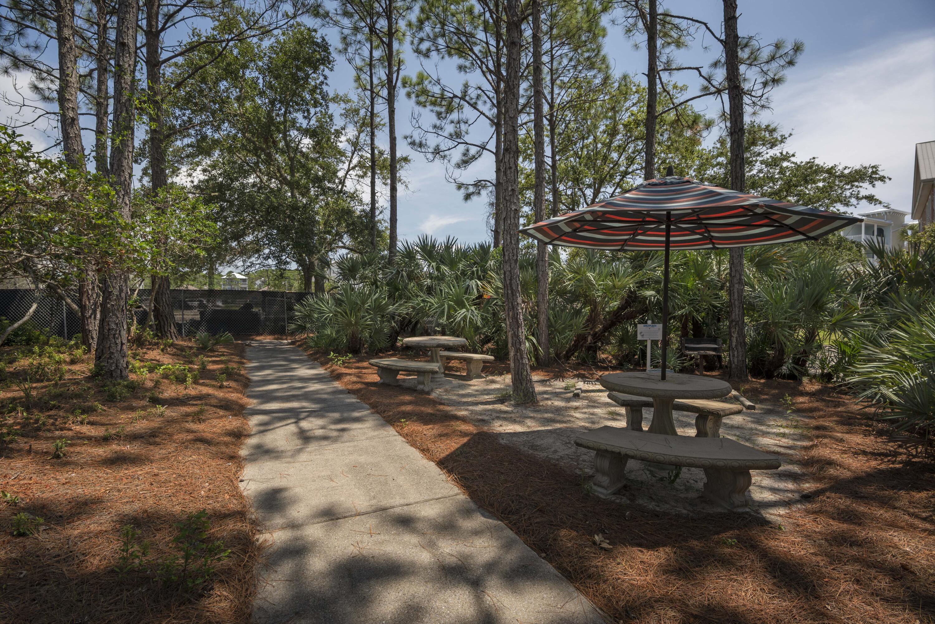 Gulf Place Residence - Residential