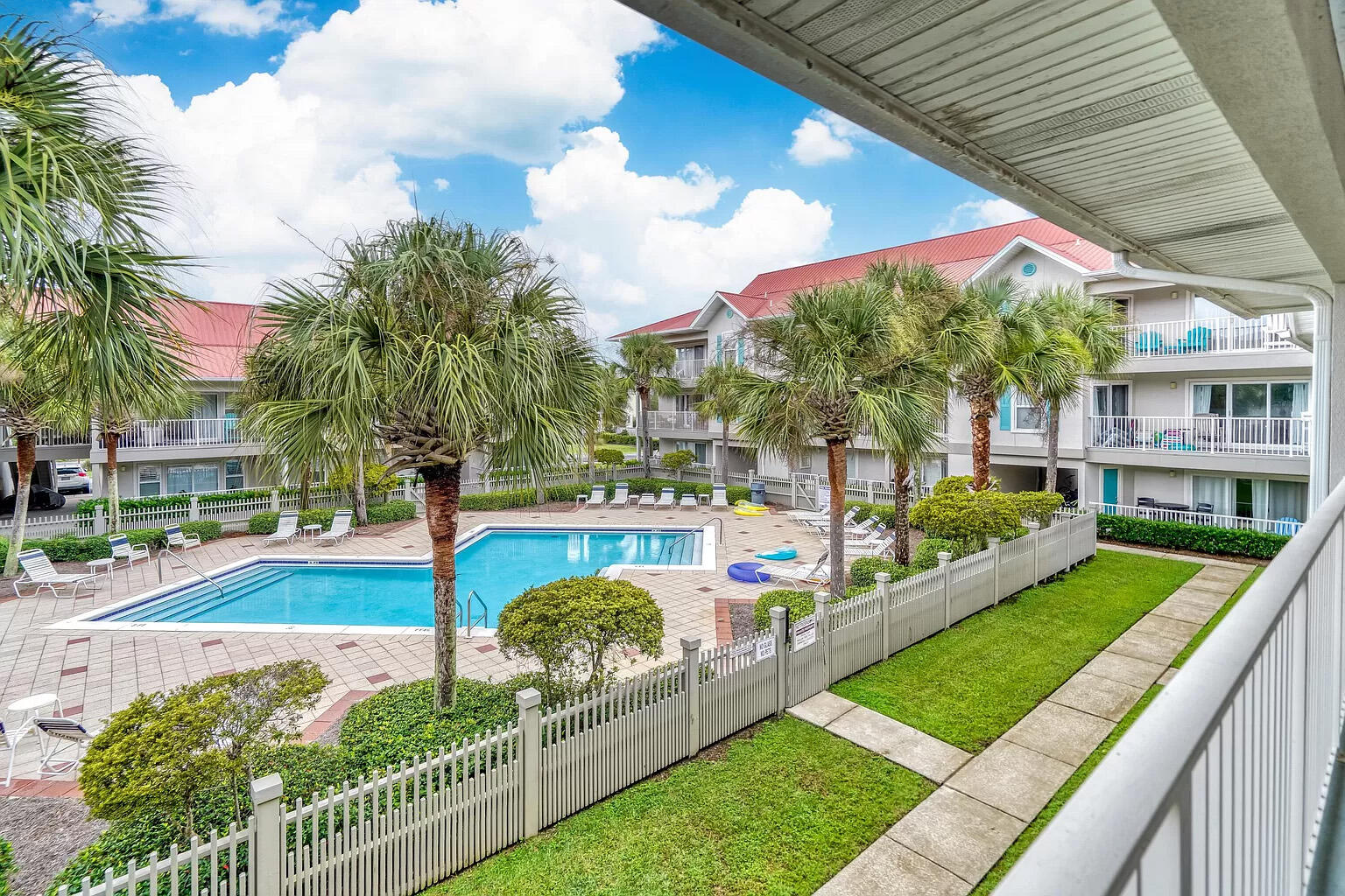 ROLLIN TIDE VILLAS - Residential