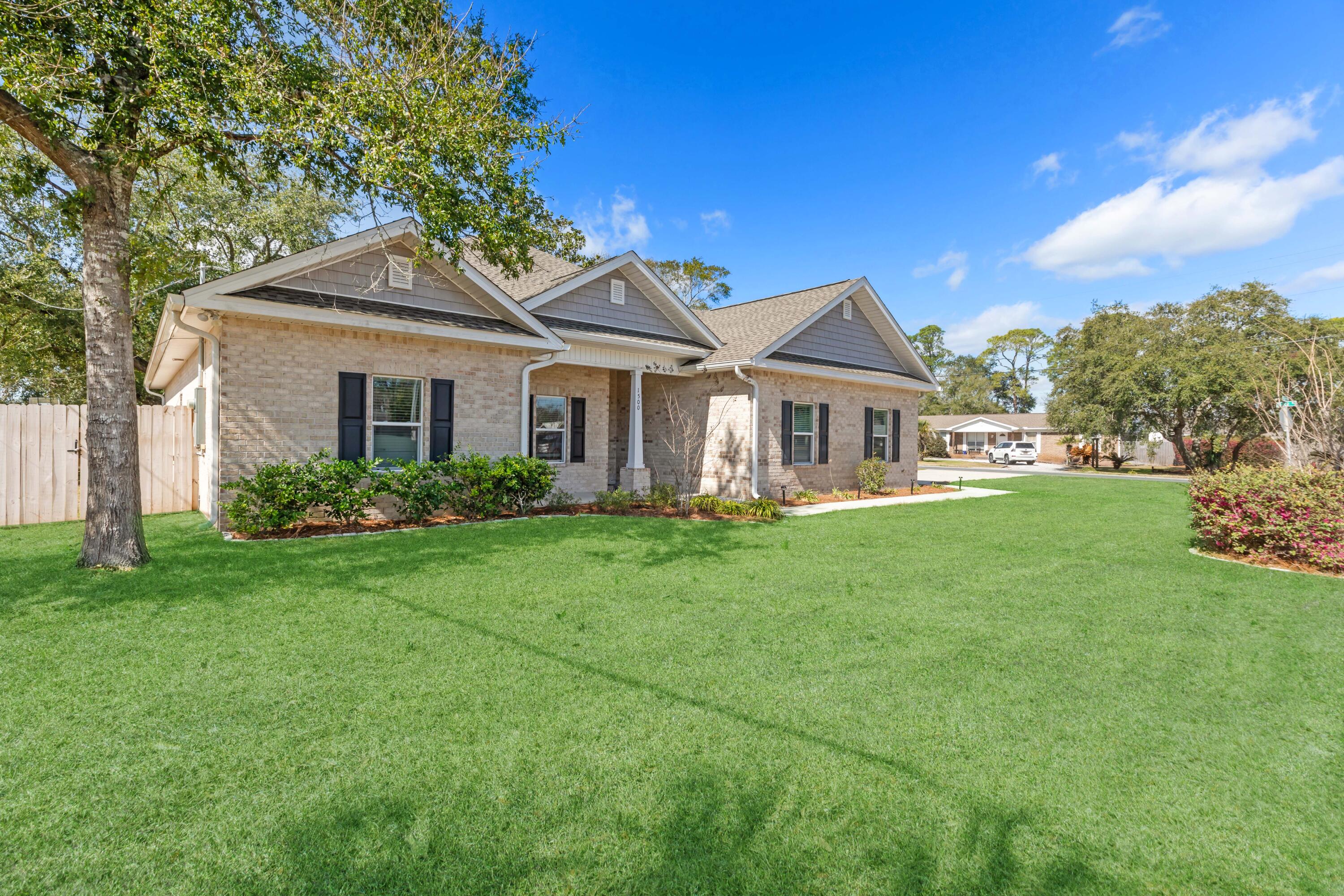 PINE CREST - Residential Lease