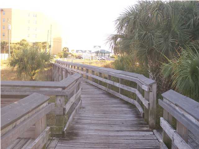 BREAKERS WEST - Residential