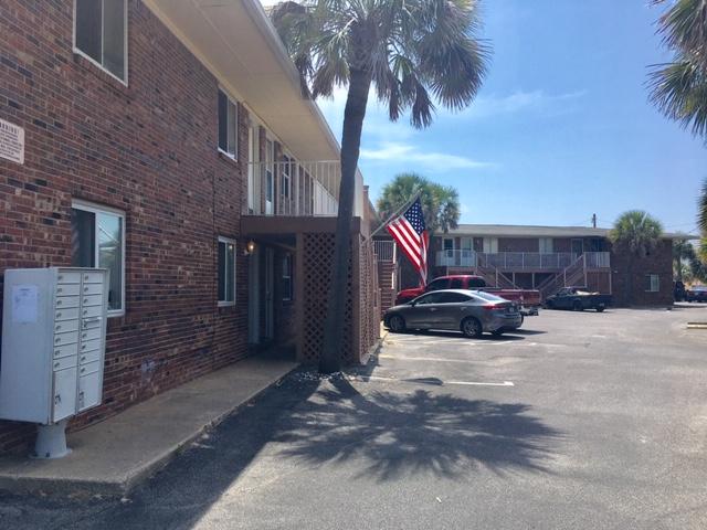 BREAKERS WEST - Residential