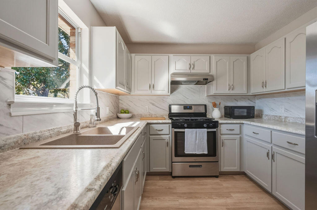 PARKWOOD ESTATES PH 5 - Residential