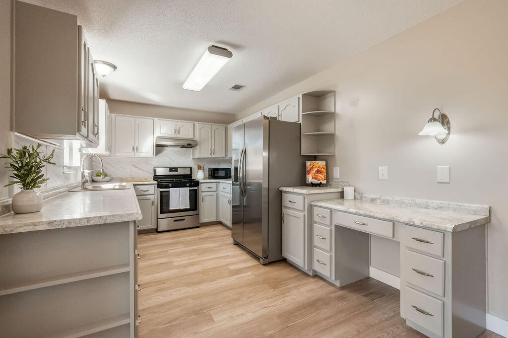 PARKWOOD ESTATES PH 5 - Residential