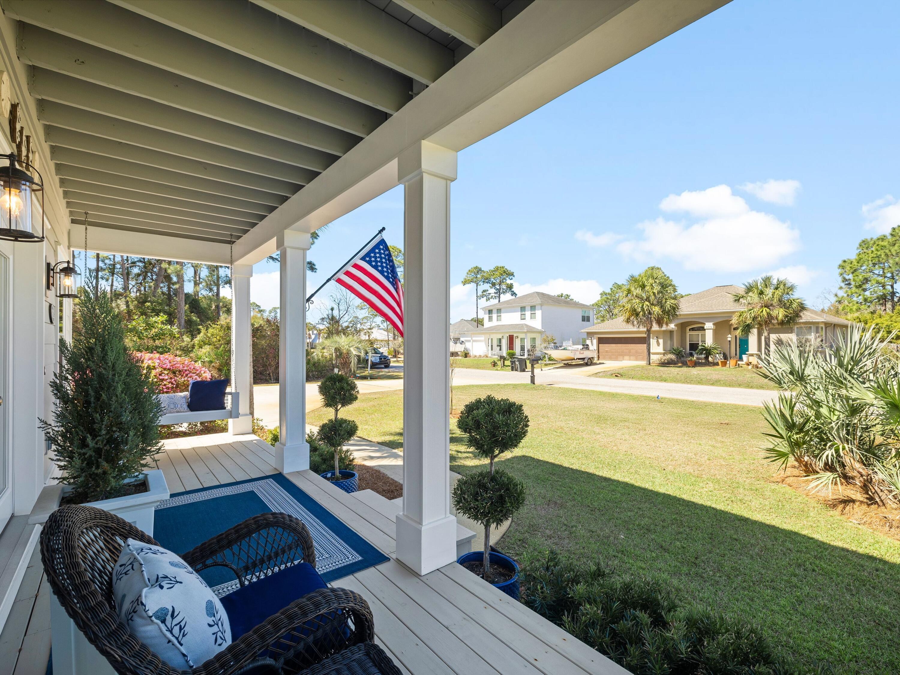 PELICAN BAY - Residential