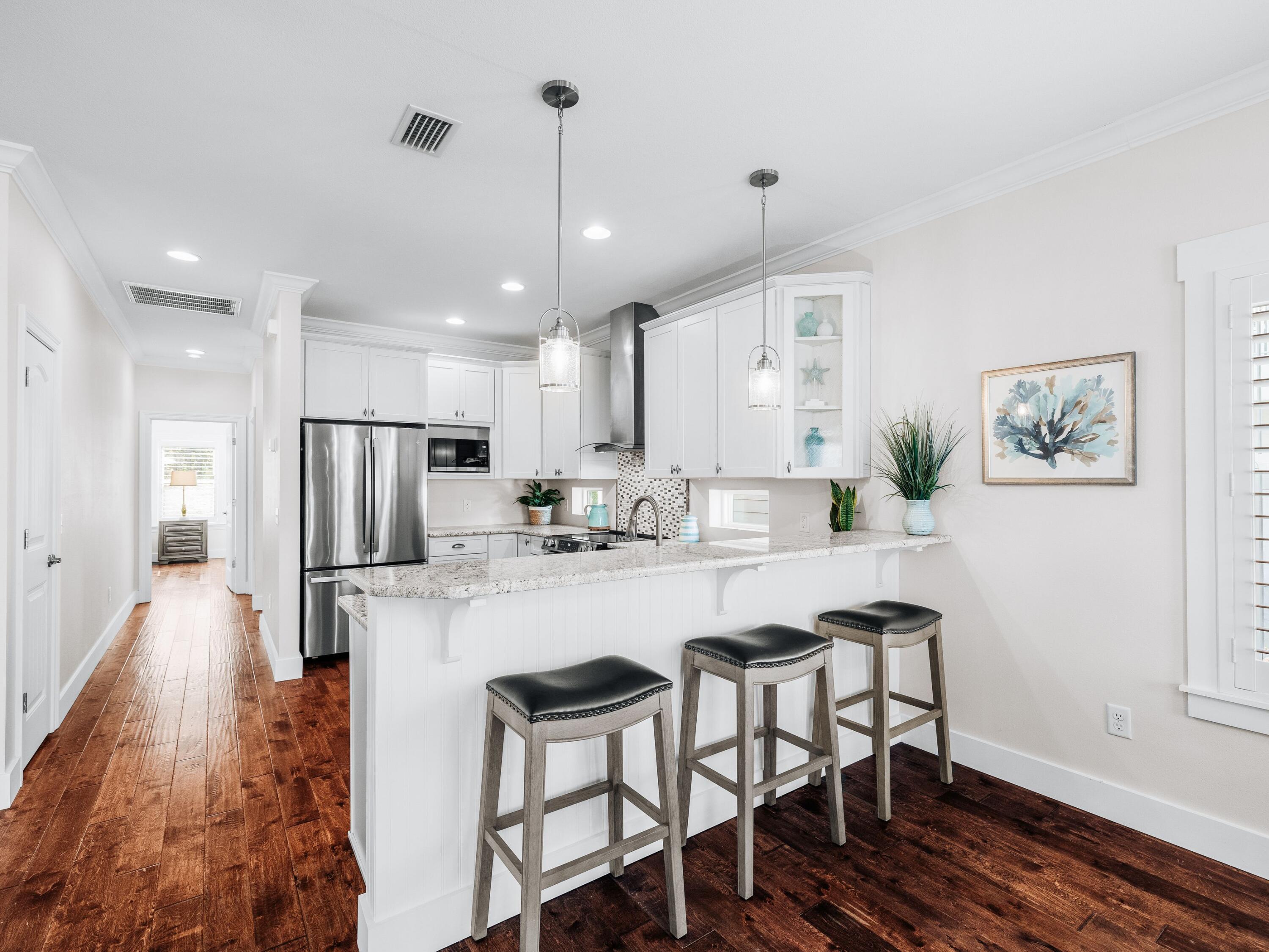 PELICAN BAY - Residential