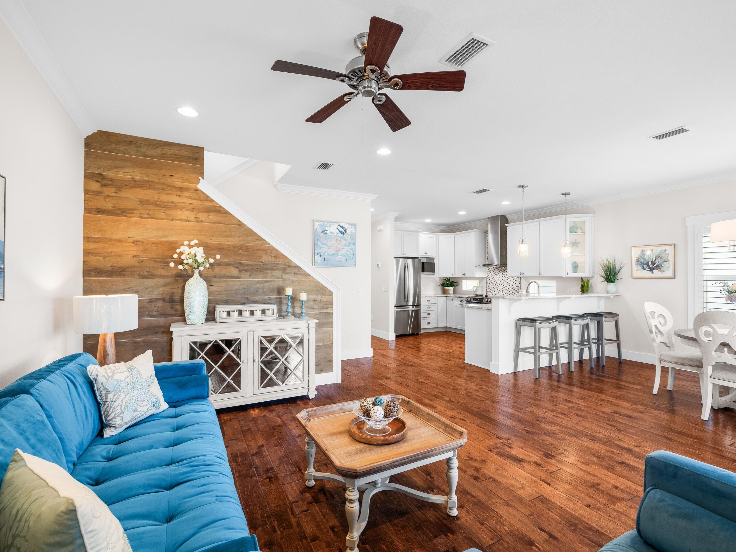 PELICAN BAY - Residential