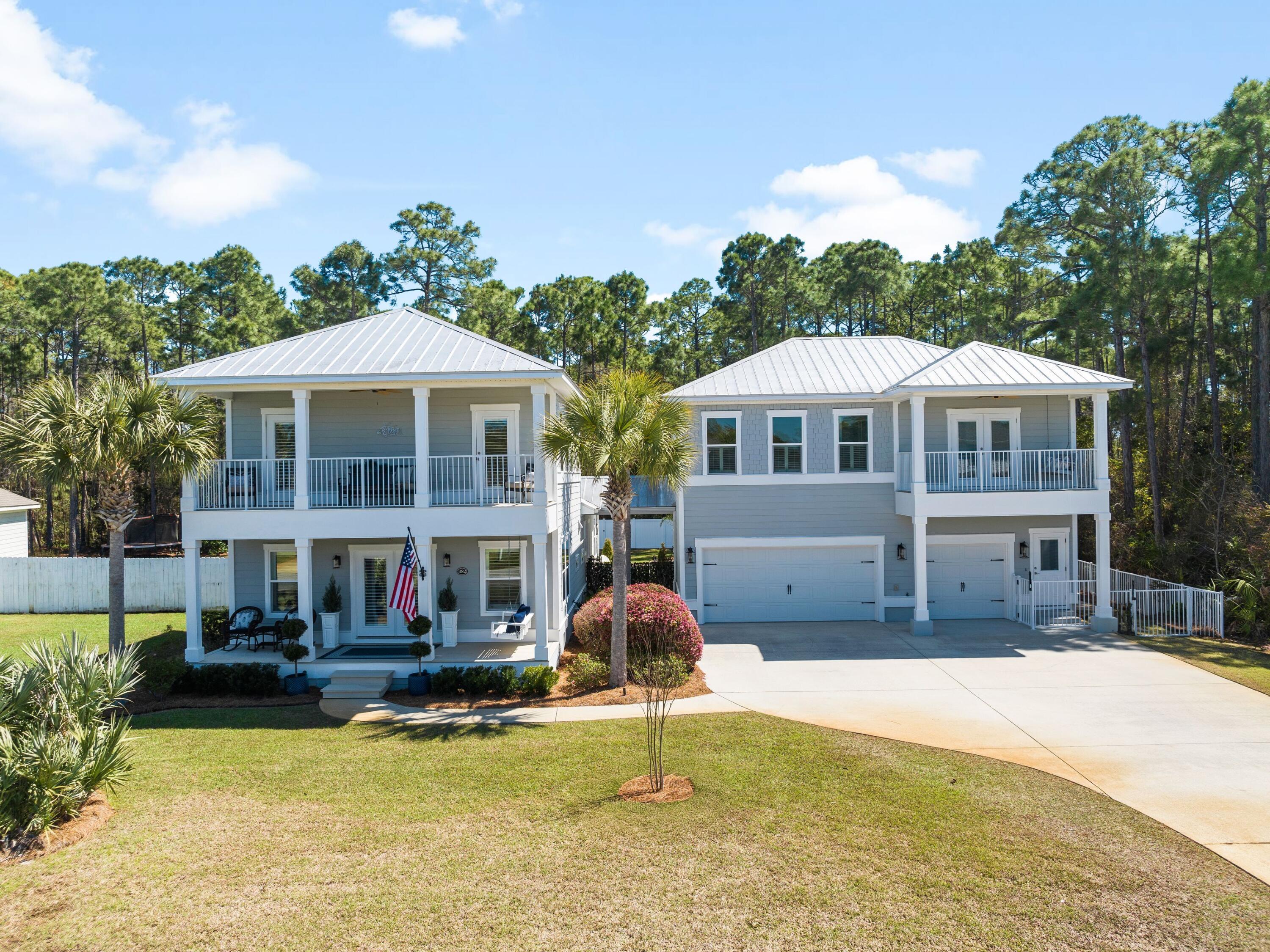 PELICAN BAY - Residential