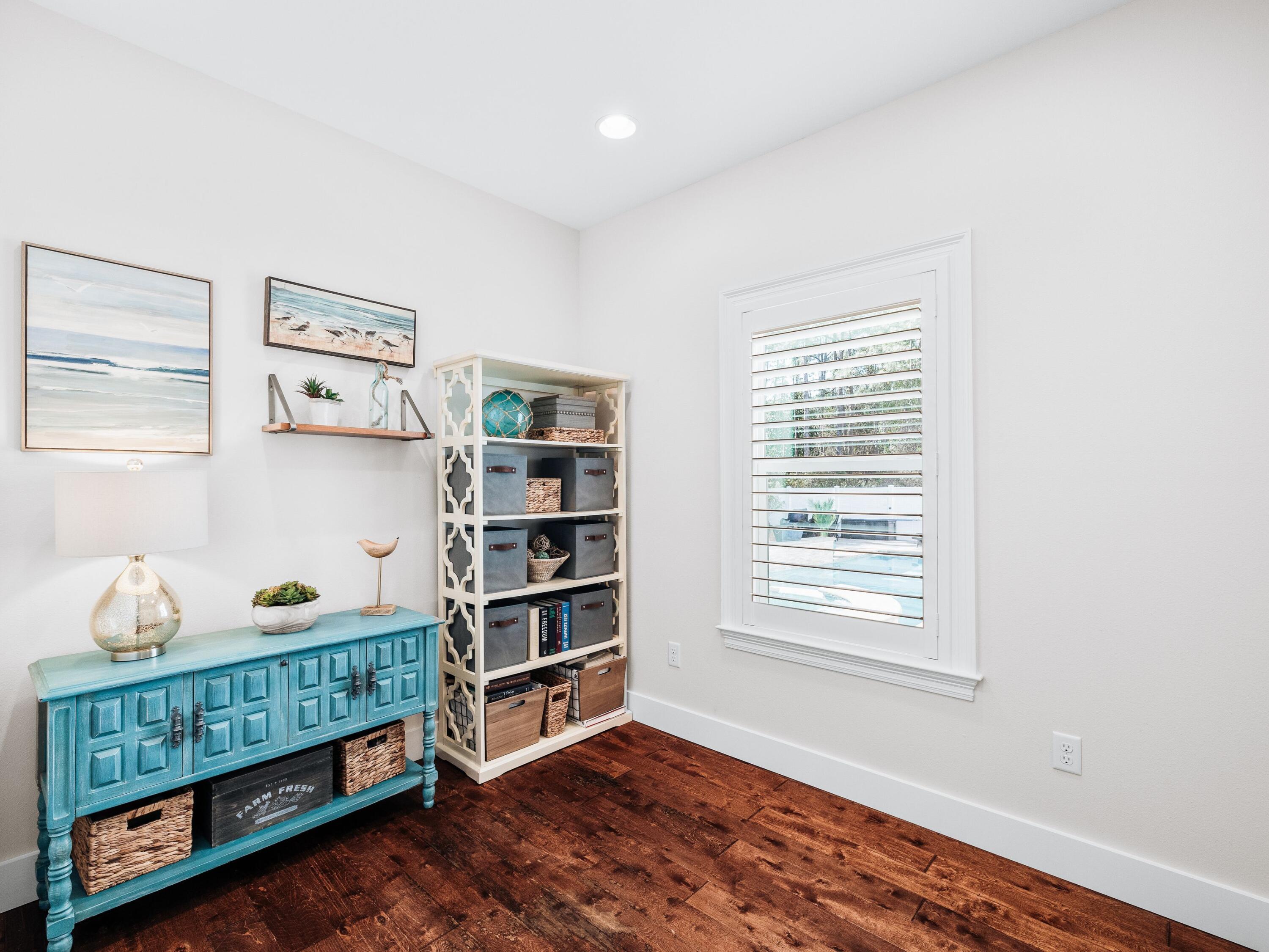 PELICAN BAY - Residential