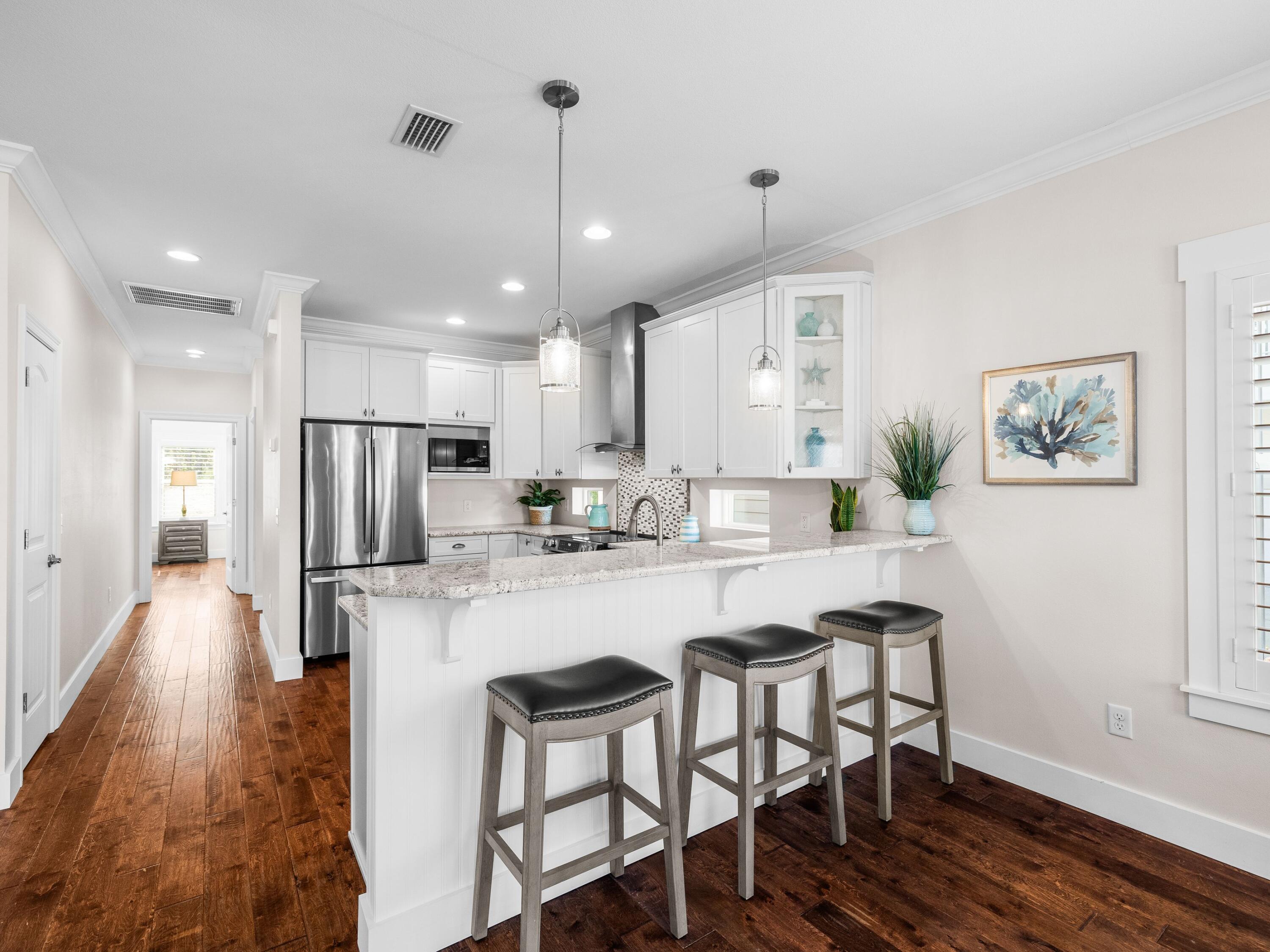 PELICAN BAY - Residential